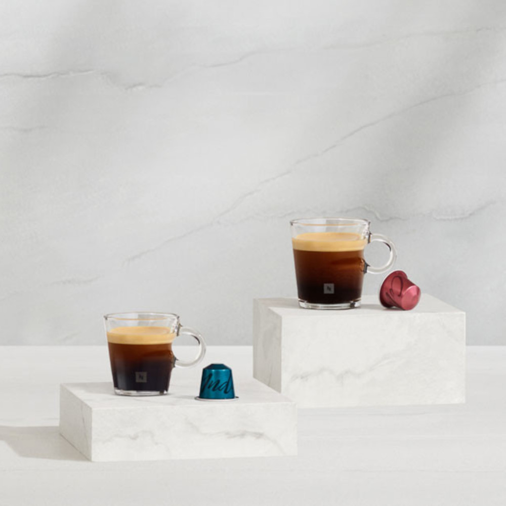 EKSPRES DO KAWY NA KAPSUŁKI NESPRESSO ESSENZA MINI BIAŁY SPIENIACZ + GRATIS Kolor dominujący biały