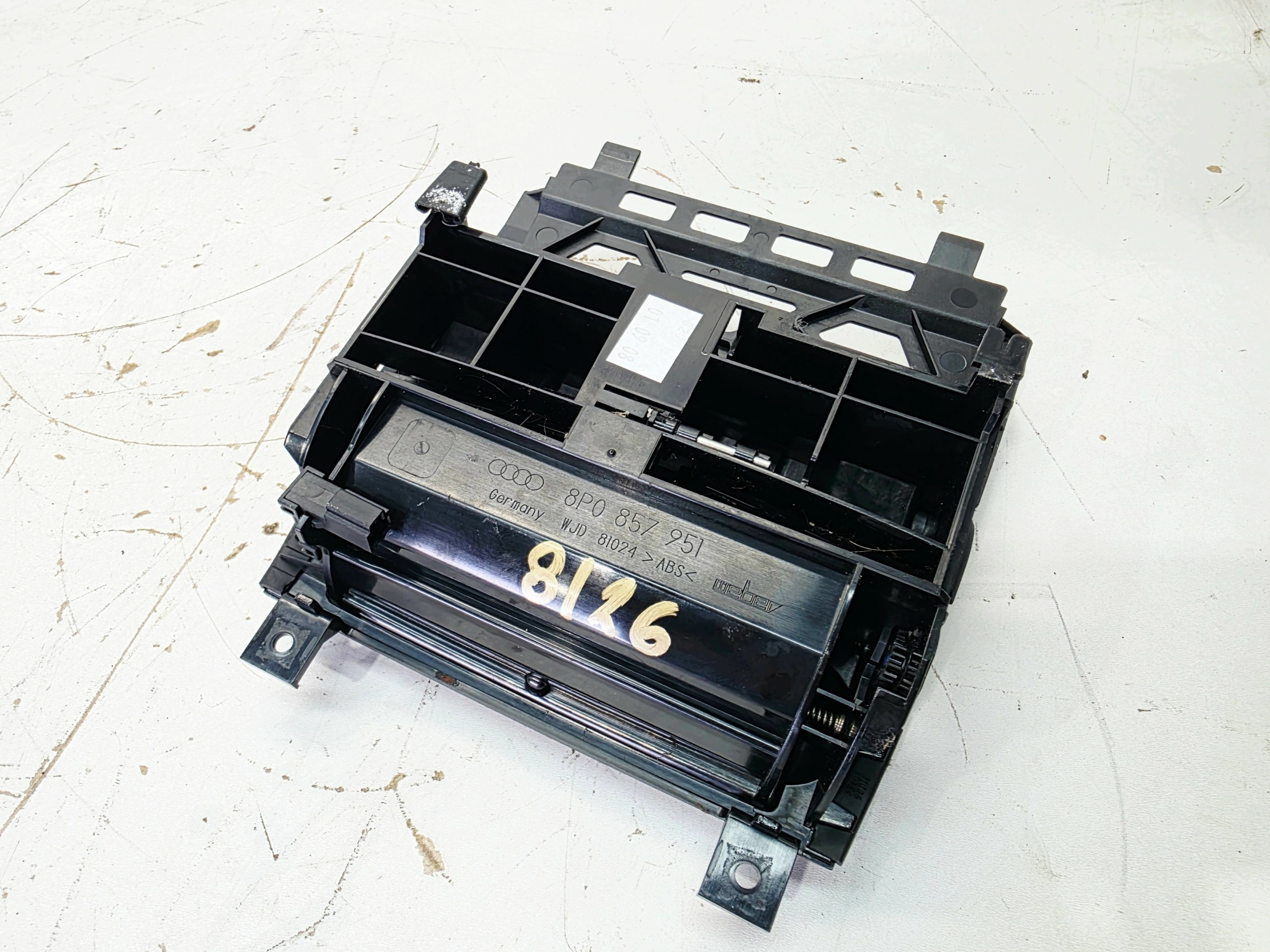 ashtray passenger compartment front AUDI A3 8P LIFT 8P0857951 8/26