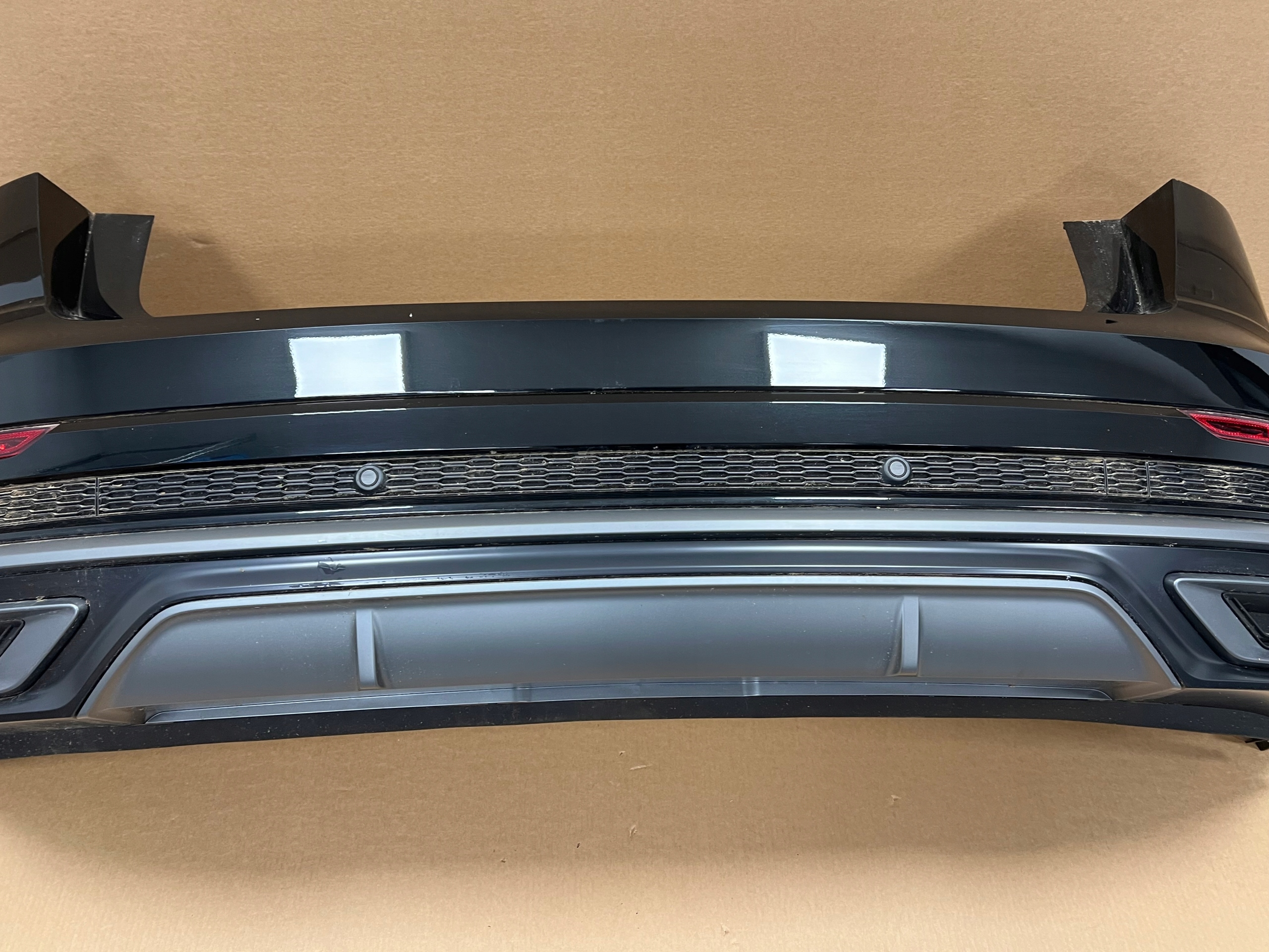 AUDI Q8 4M ZDERZAK TYŁ 6xPDC LY9T S-LINE Numer katalogowy części AUDI Q8 4M ZDERZAK TYŁ 6xPDC LY9T S-LINE od audiolcar