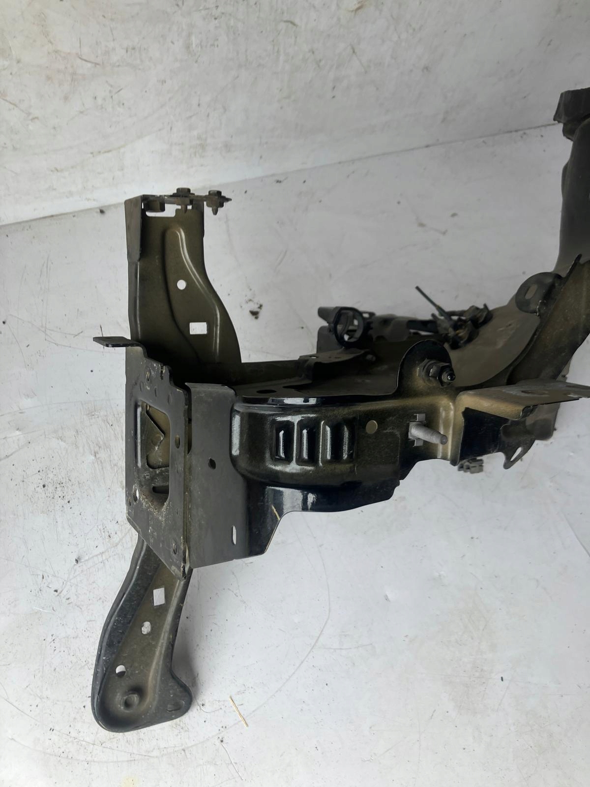quarter quarter left front PEUGEOT 208