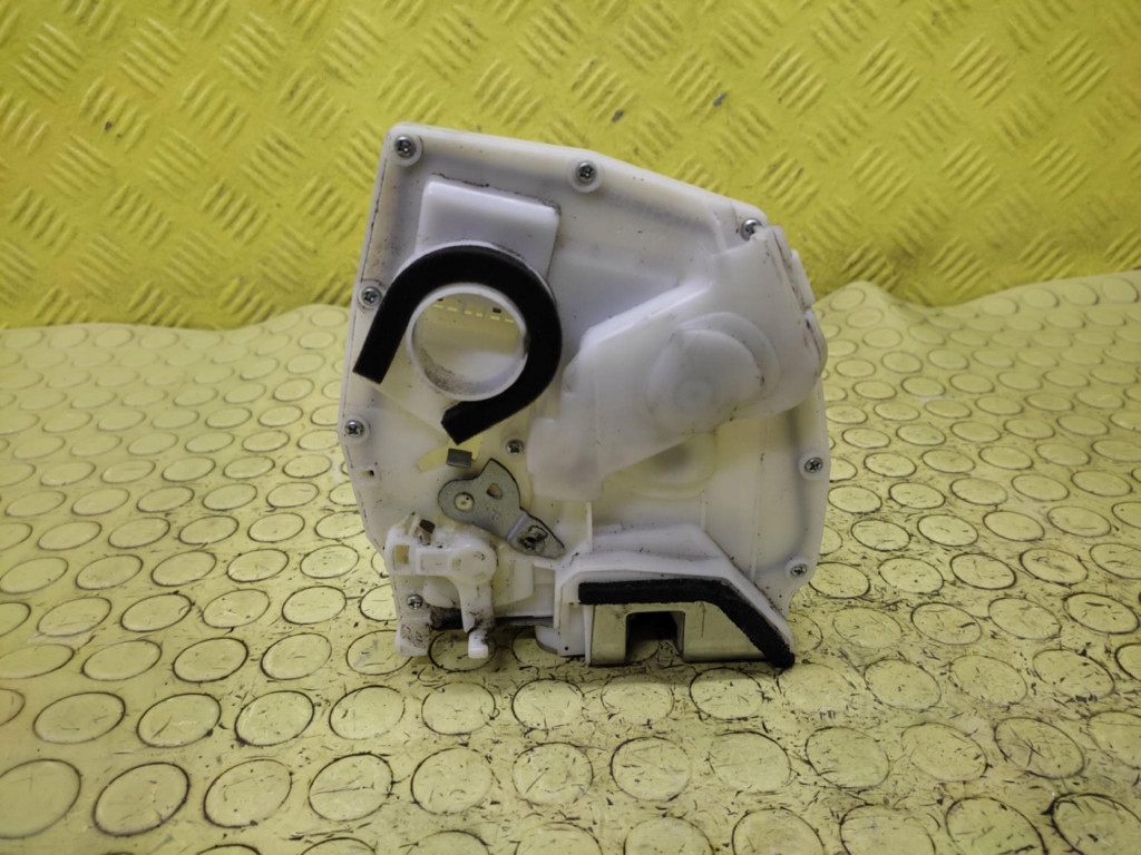 SUZUKI SWIFT IV lock door right rear part