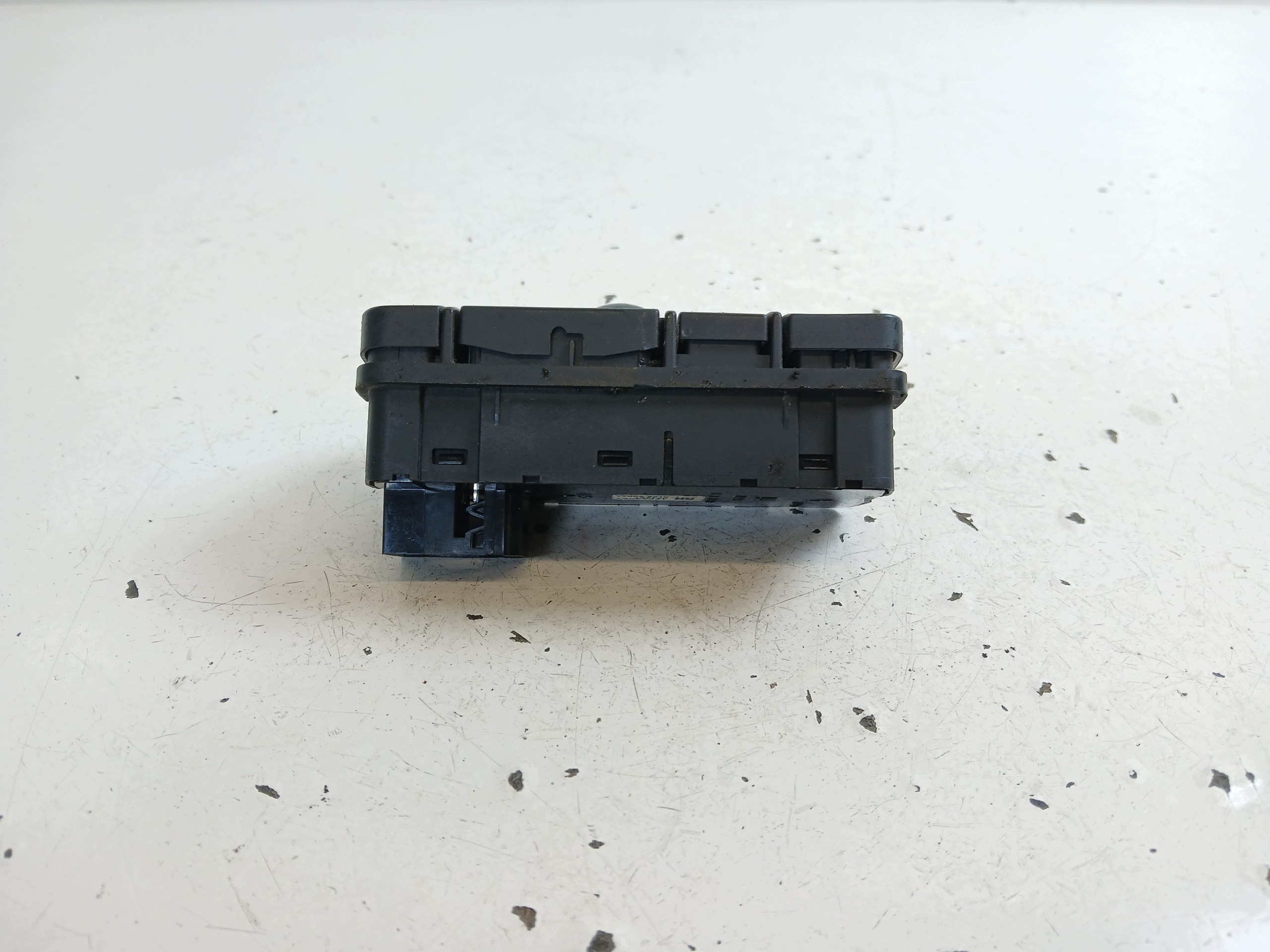 OPEL VECTRA C SIGNUM PANEL okna levý předek 13224057