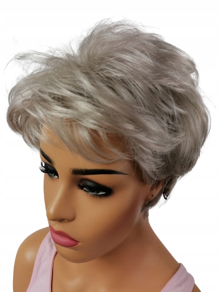 Paruka Mila stříbrná blond Krátký módní účes Neessaja wigs shop