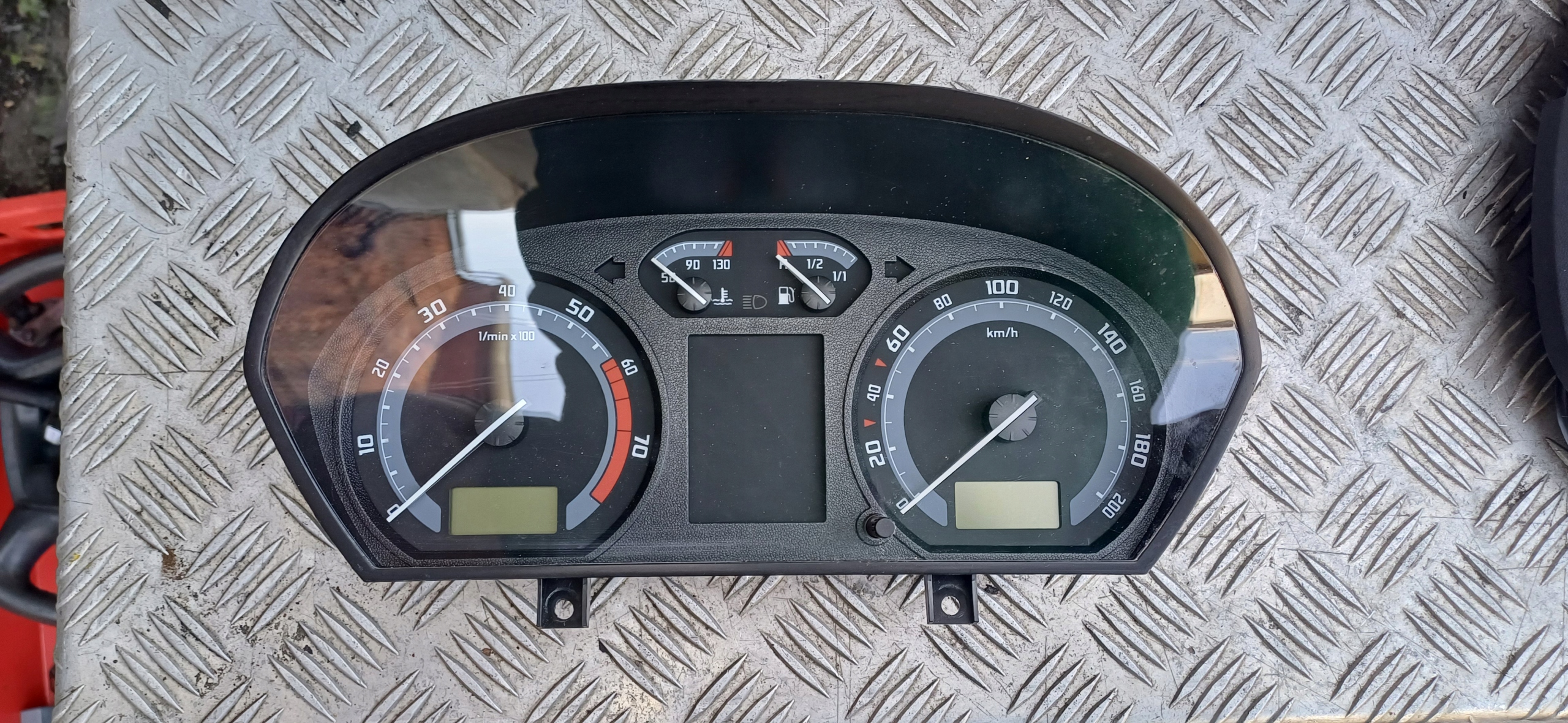 SKODA FABIA and 1.2 ZEGRA dials 6Y0920861M
