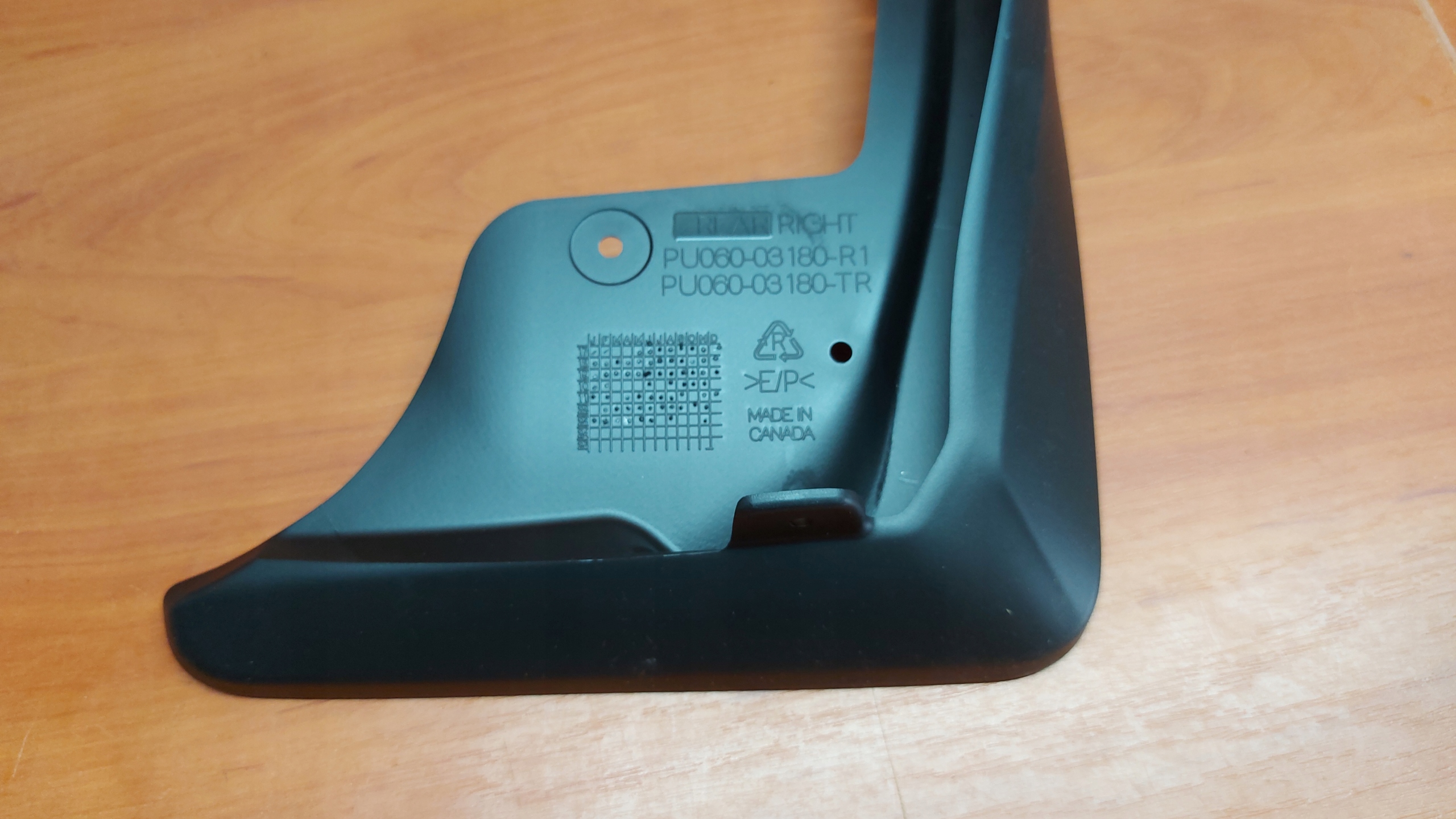 mudguard flap right rear part TOYOTA CAMRY VIII 17
