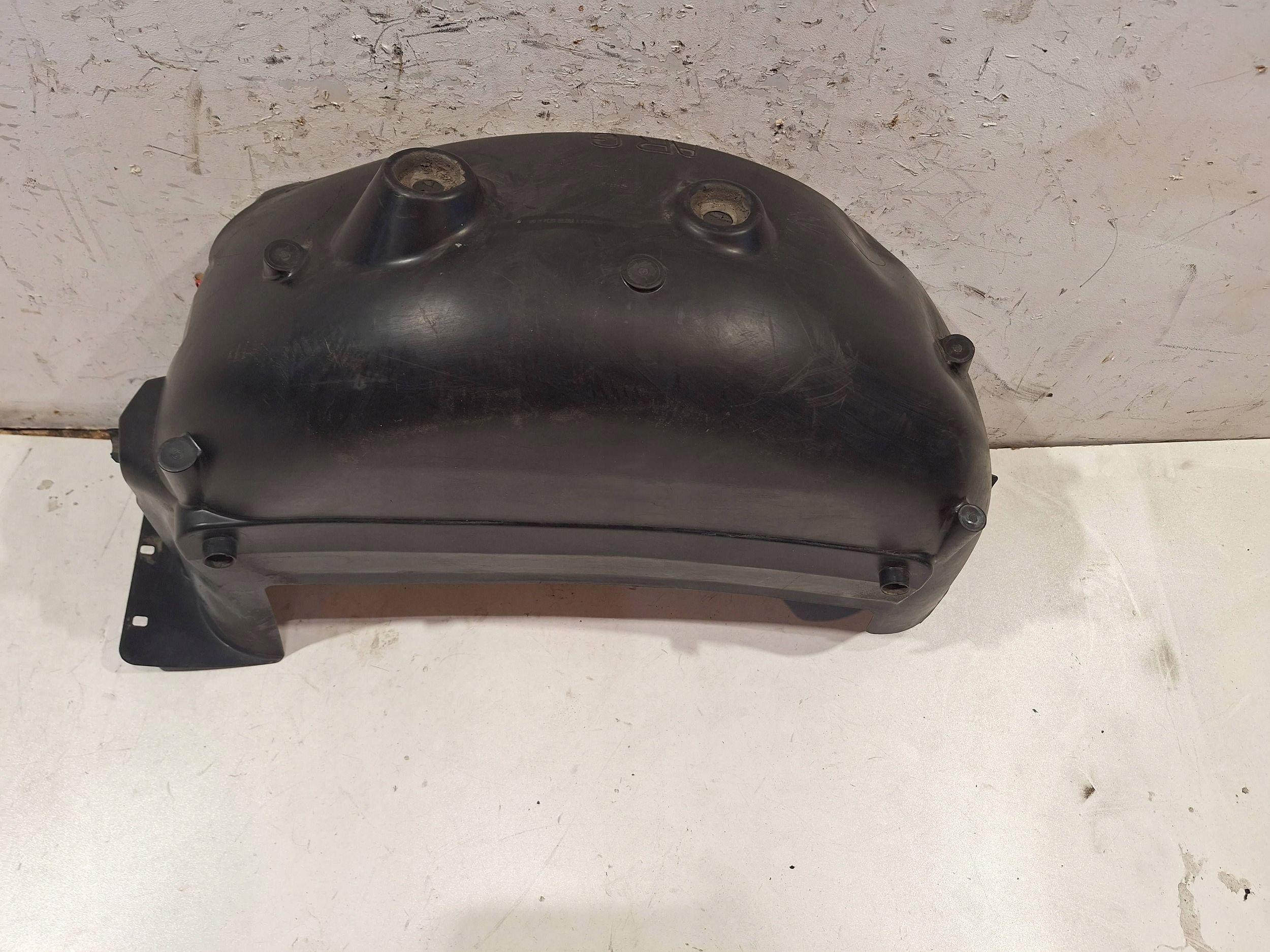 mudguard left rear part 767499731R RENAULT TRAFIC III VIVARO B 2014