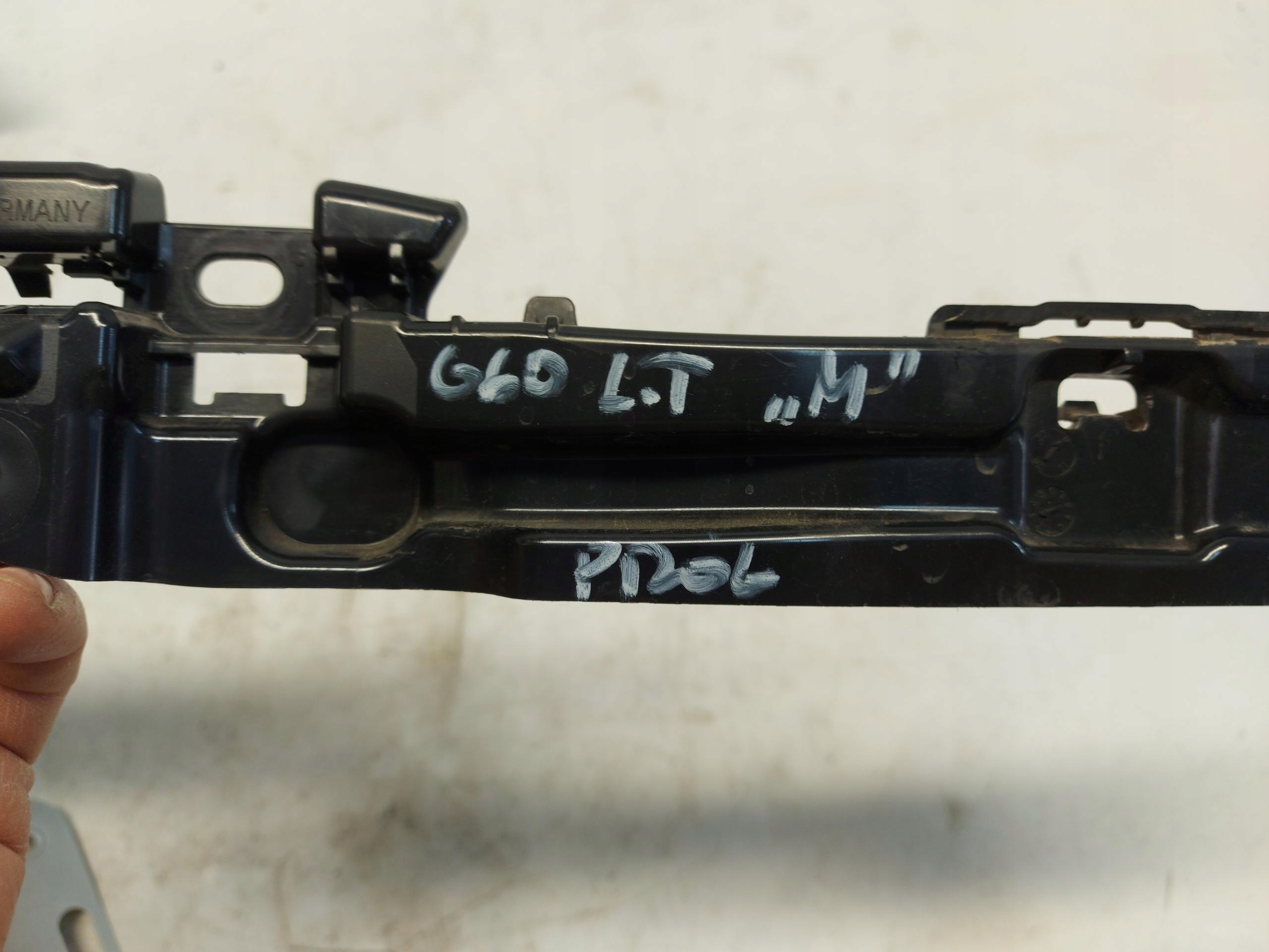 BMW 5 G60 Support Support plaque Jupes Arrière Gauche 5A1C2C7