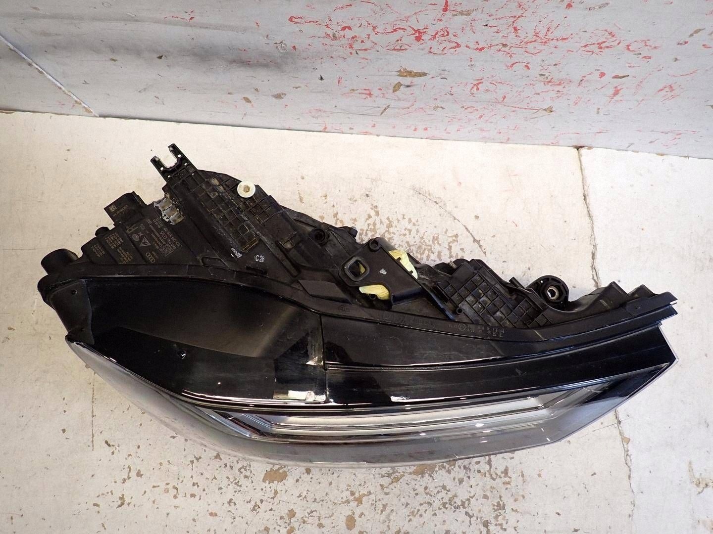light front front right AUDI A6 C8 2018- FULL LED MATRIX 4K0941036