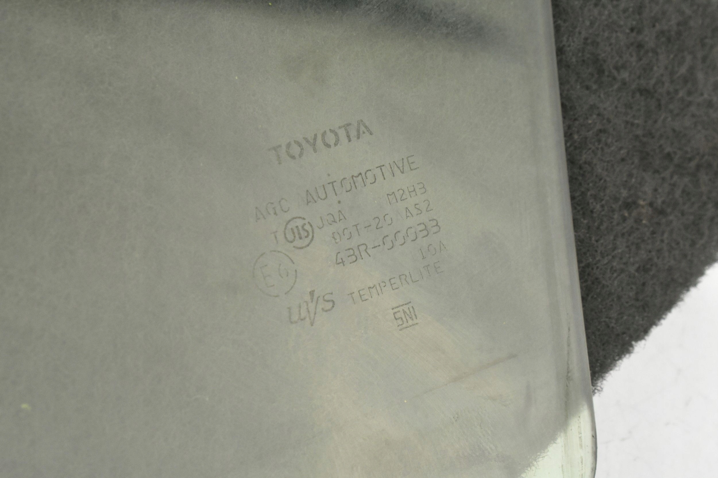 SZYBA DRZWI PRAWY PRZÓD TOYOTA PRIUS III 09-15 Strona zabudowy przód - prawa