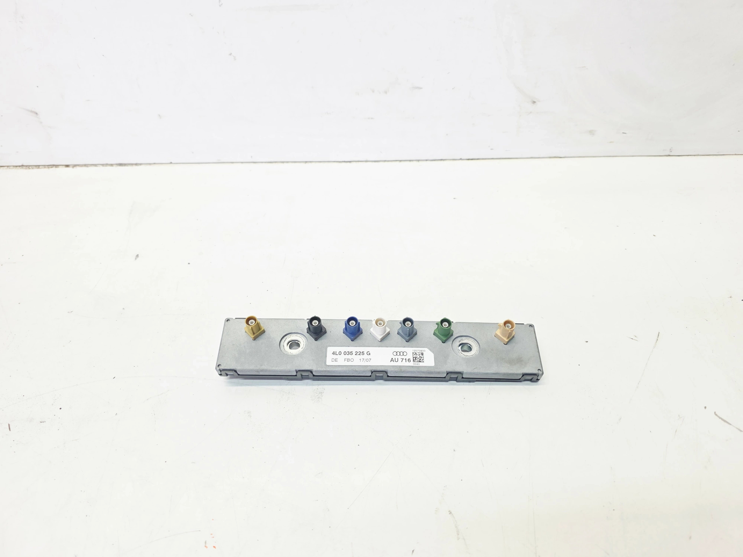 antenna amplifier AUDI Q7 4L 4L0035225G