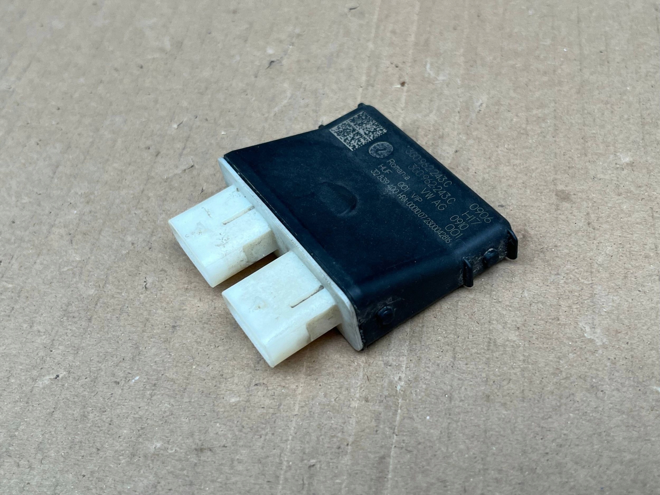 Module pour l’ouverture du capot VW AUDI PORSCHE 3G0962243C !J