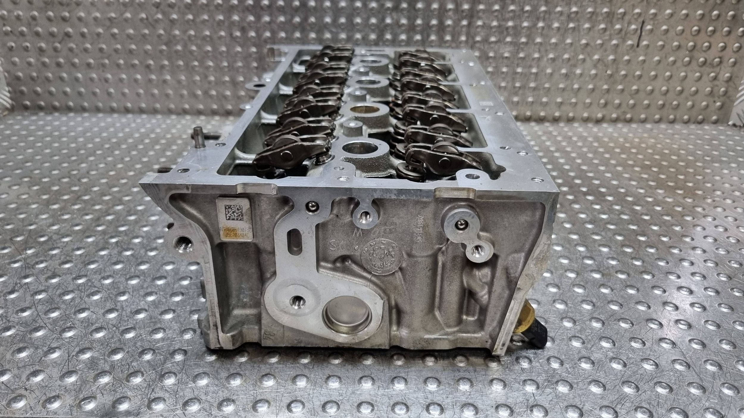 head. 05E103063E 05E103404C VW GOLF VII LEON III OCTAVIA III 1.5 TSI