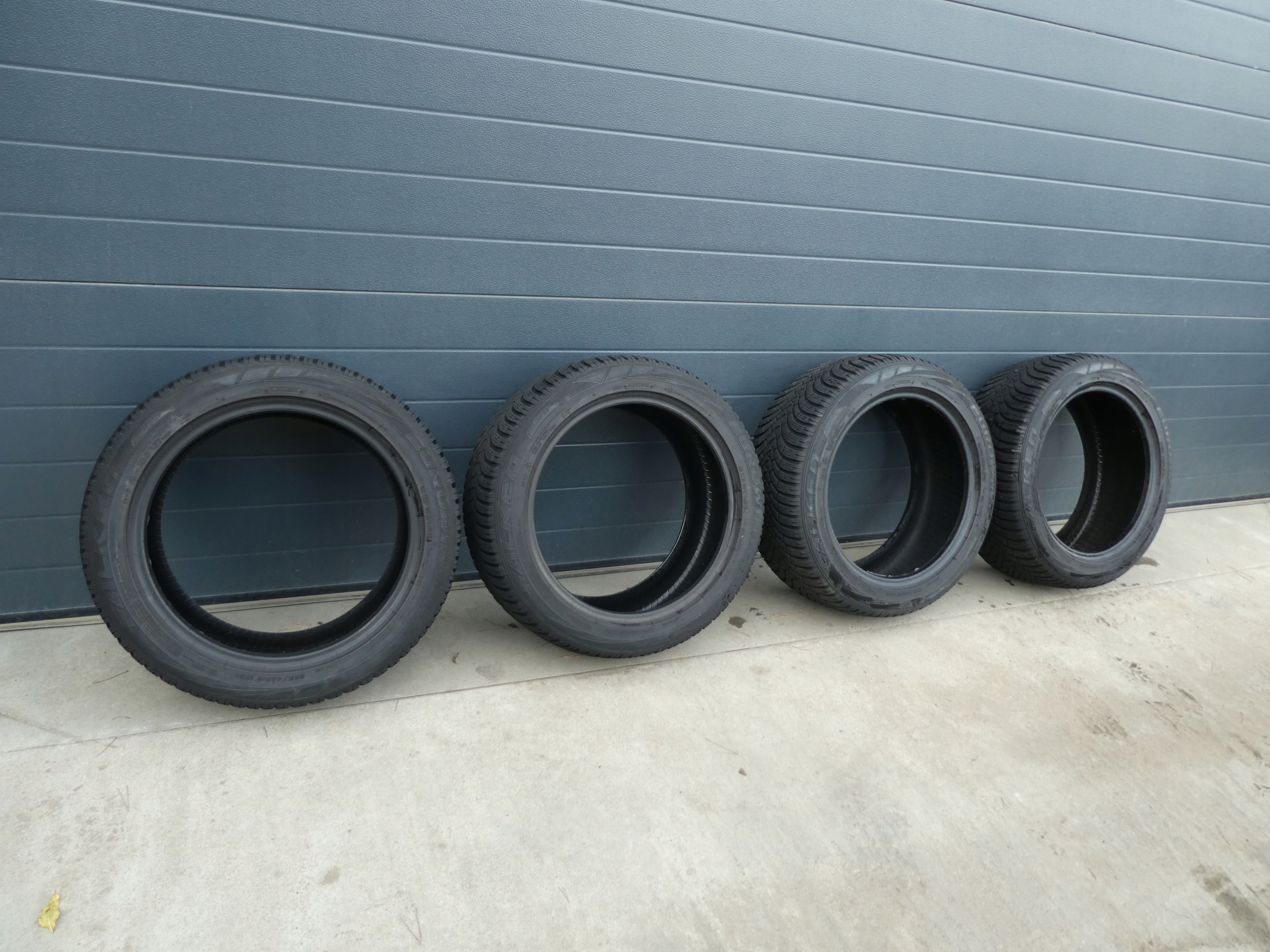 4X tyres FALKEN EUROWINTER HS01 255/45/18 2018R