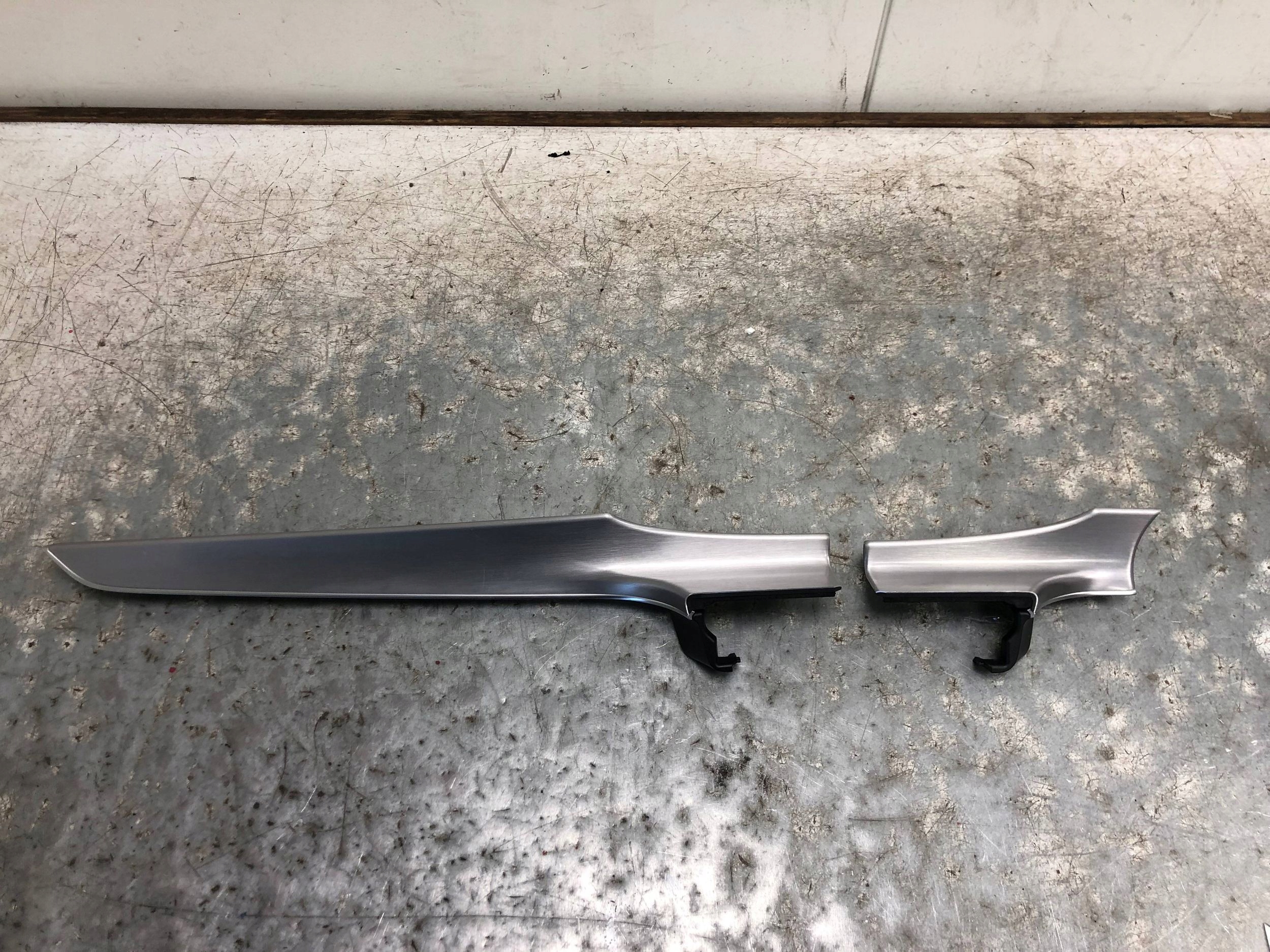 Moulage DEKORY Console MERCEDES W205 A2056800471