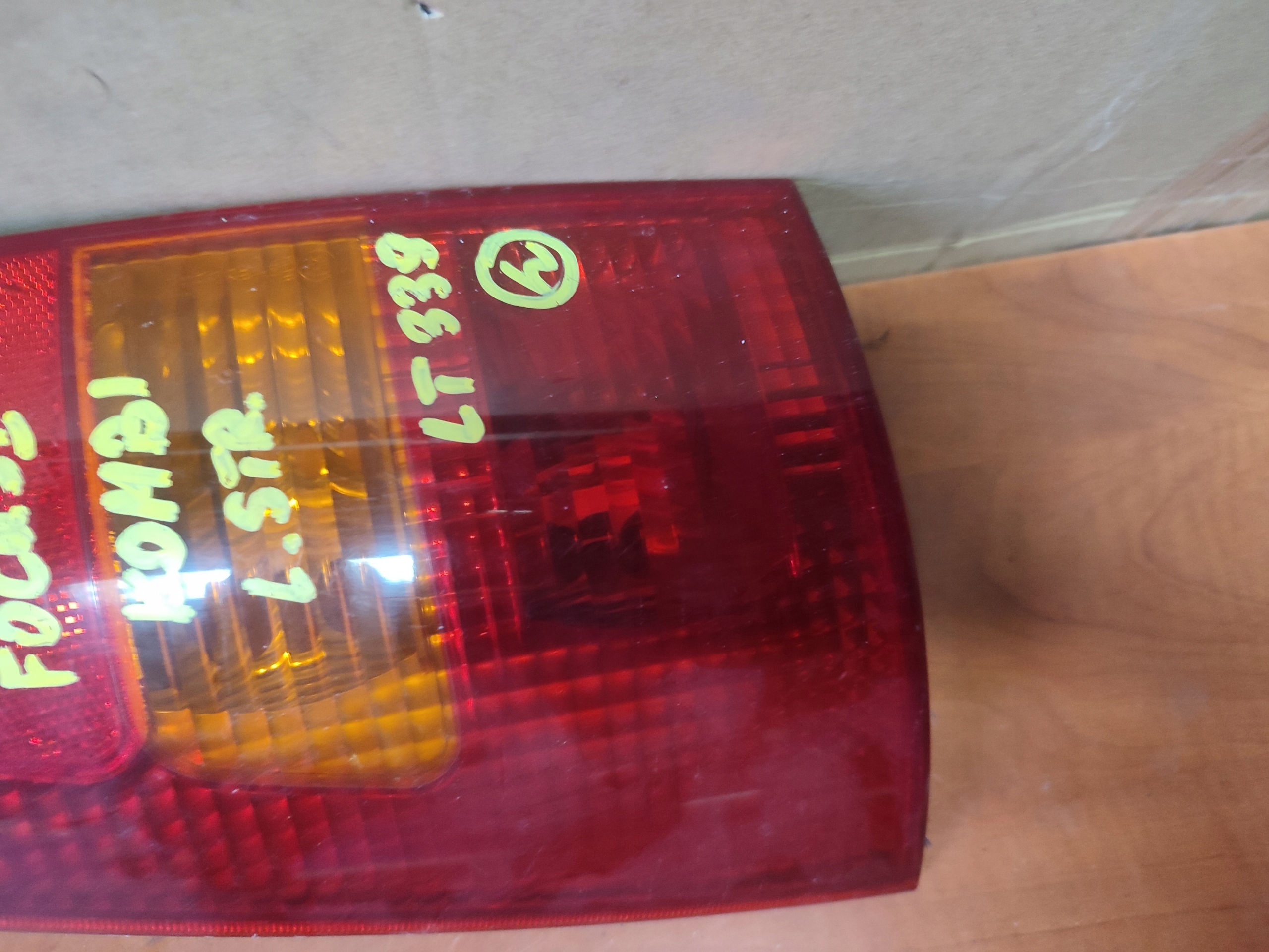 light left rear part left rear FORD FOCUS and KOMBI