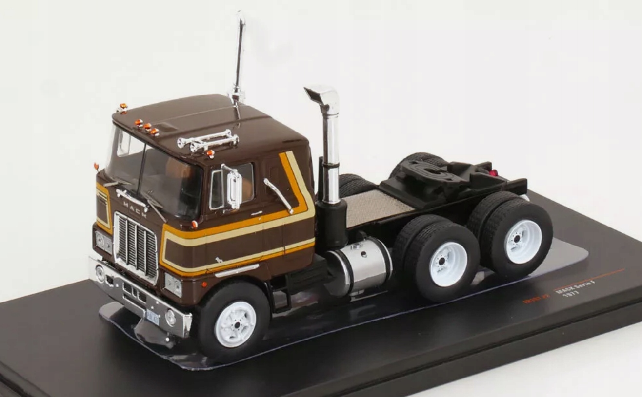 Mackova řada F 1977 1:43 Ixo