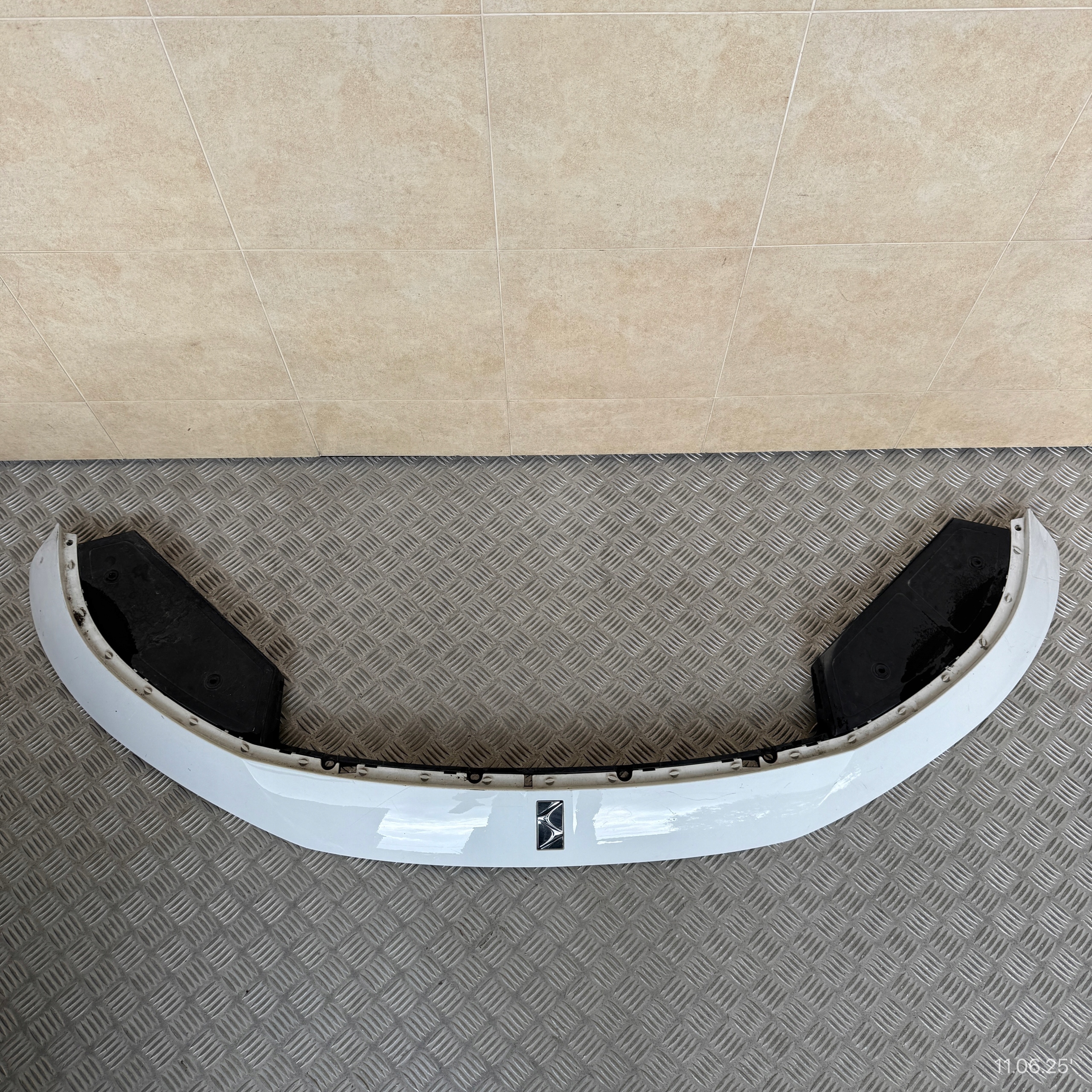 moulding cap of a bumper upper CITROEN DS7 CROSSBACK