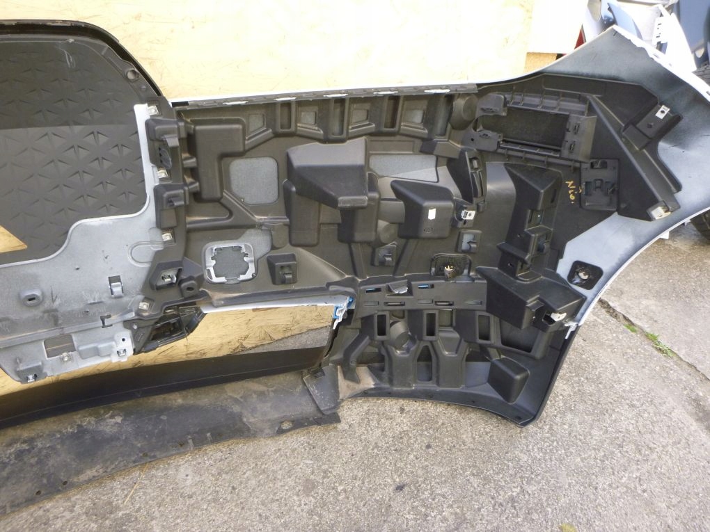 BMW IX 20 I20 21- nárazník predný