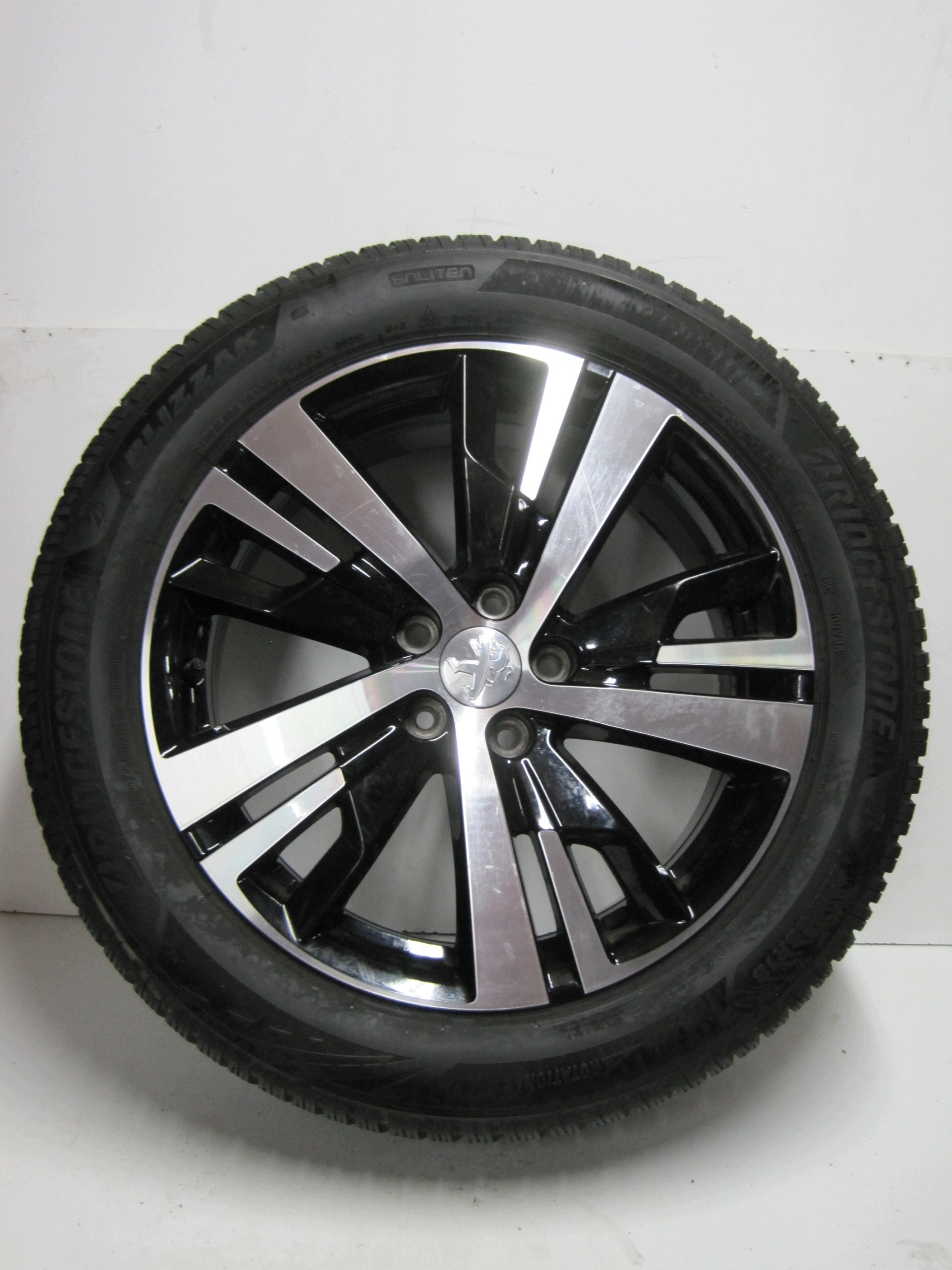 wheels discs tyres PEUGEOT 3008 R18 6MM M+S