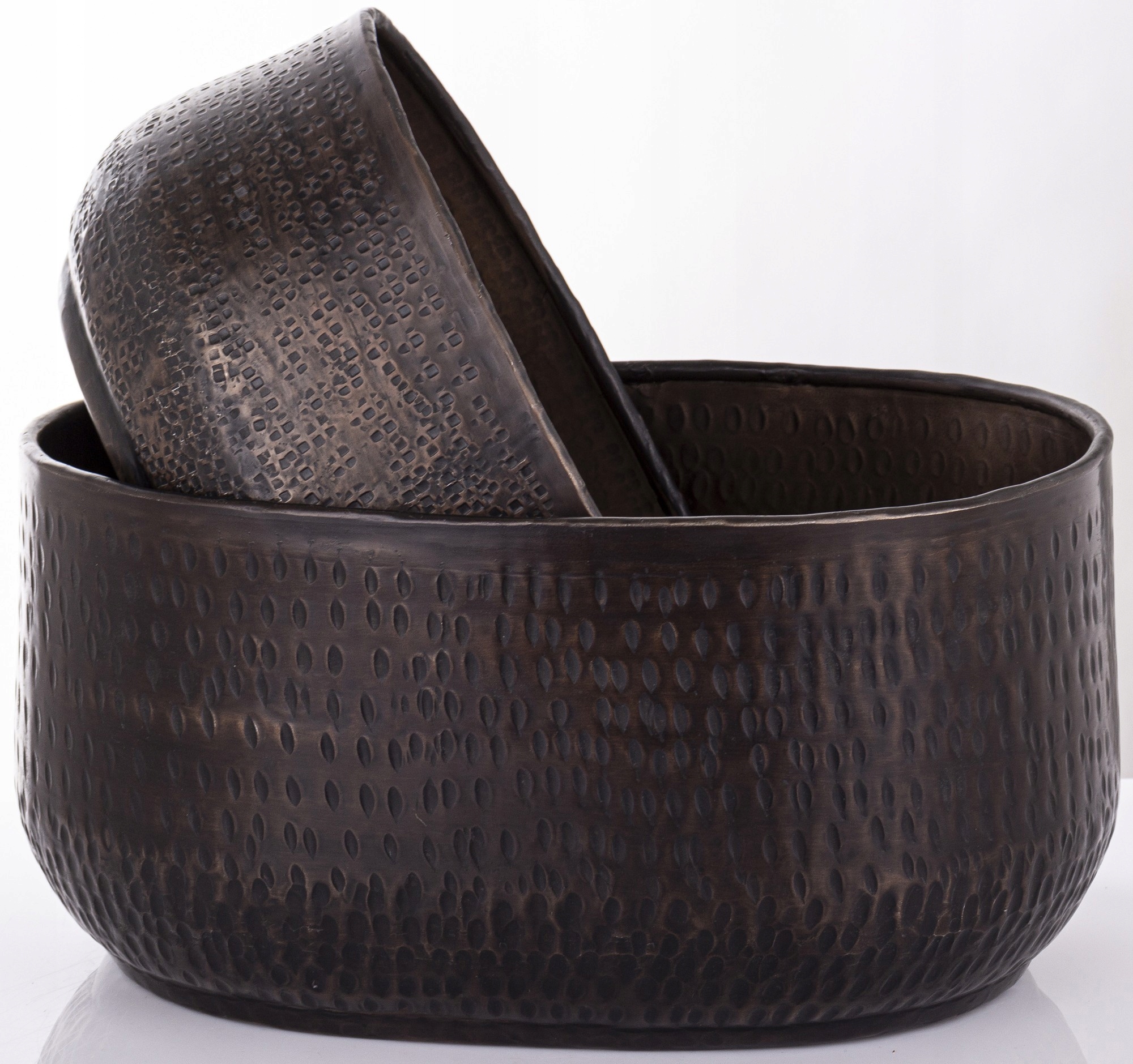 Brązowa metalowa postarzana osłonka retro na kwiaty komplet 2 sztuki Głębokość produktu 25 cm