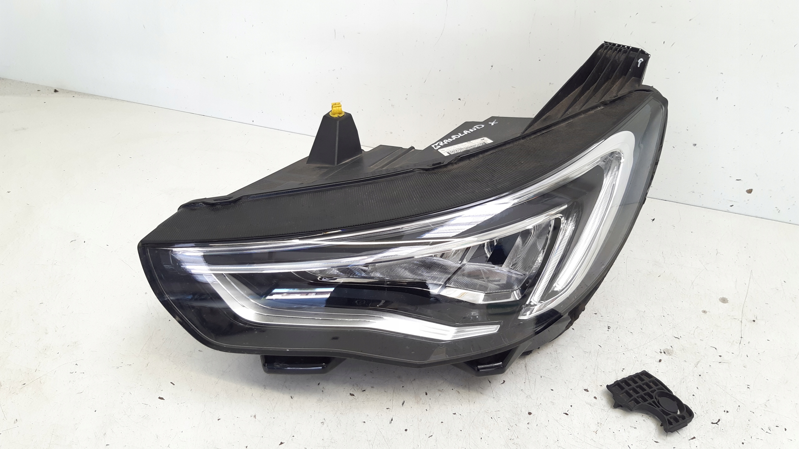 light left front europa full led 366947220 Opel Grandland X