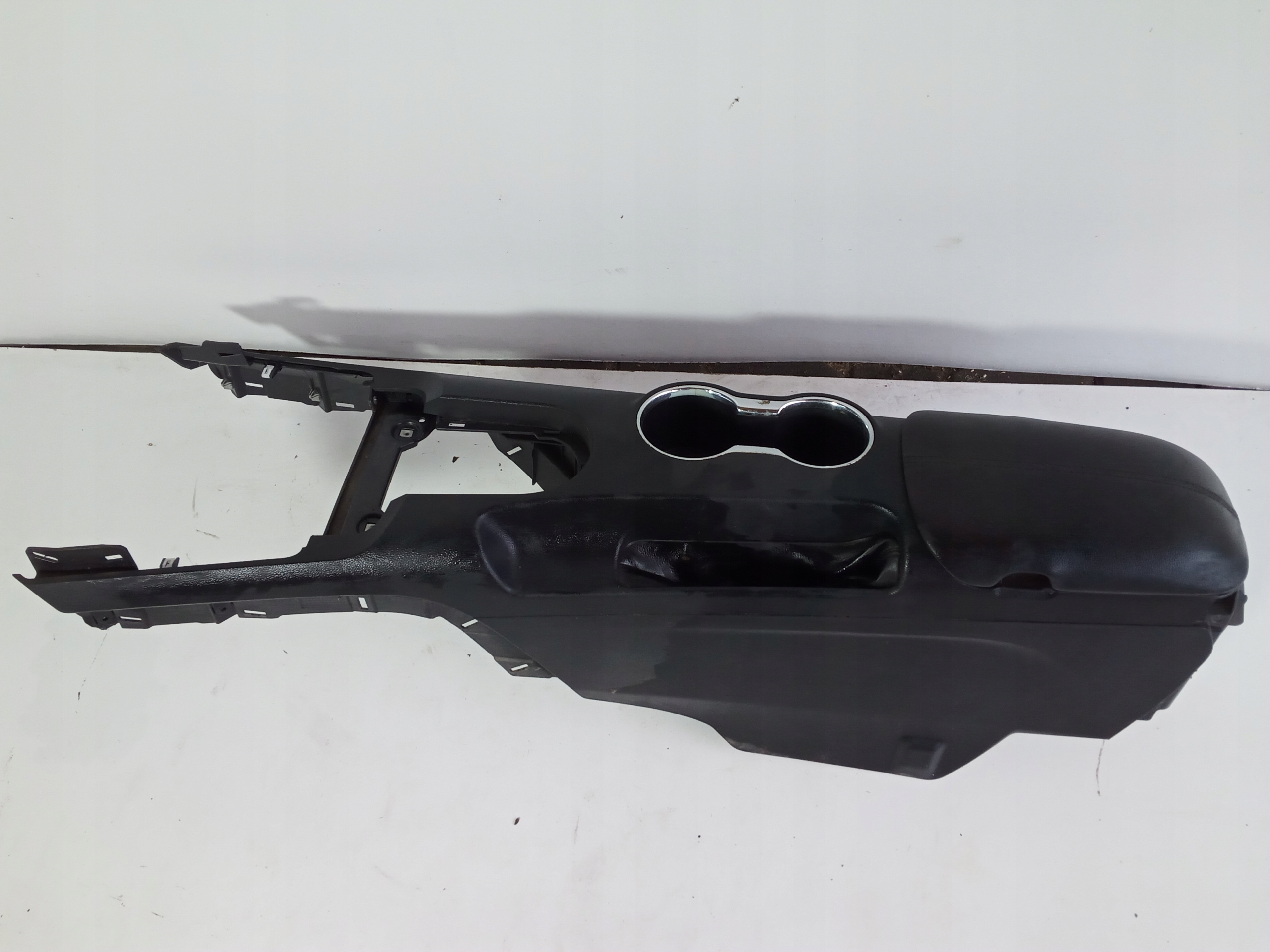 FORD MUSTANG VI 2015 + ЦЕНТРАЛЬНЫЙ ПОДЛОКОТНИК