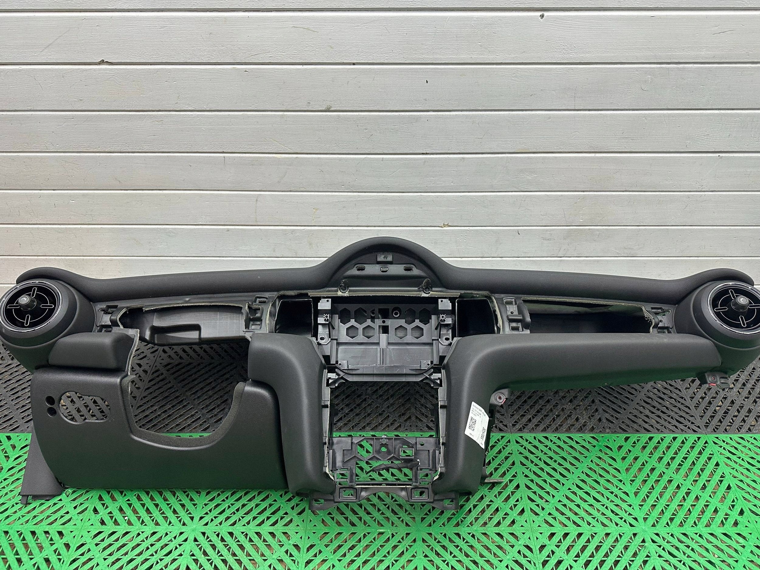 dashboard instrument panel Mini One - Cooper F56 F55 LCI without HUD