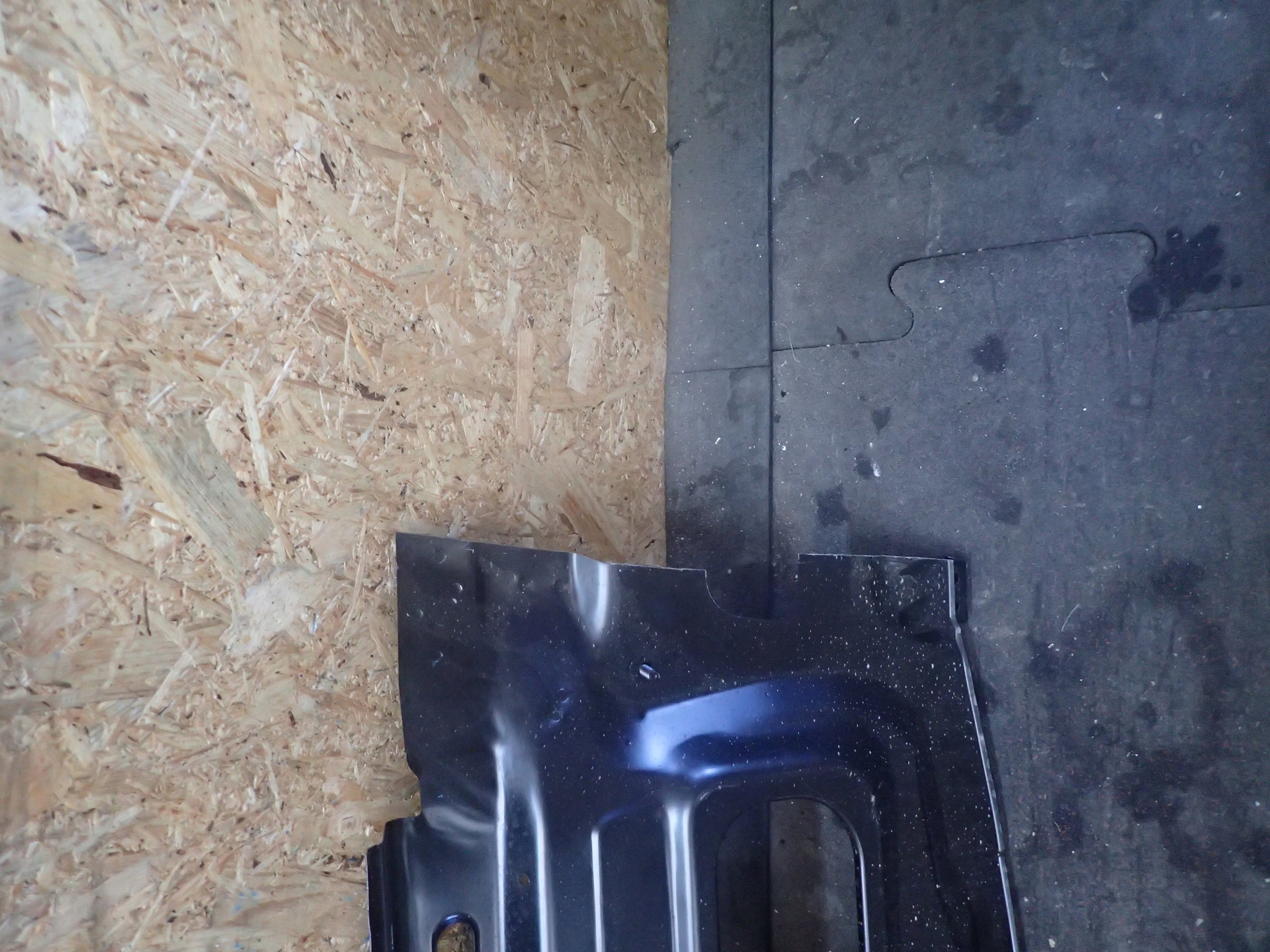 PAS TYŁ VW POLO 6R 6C 08-17 Numer katalogowy części 6R6813301C