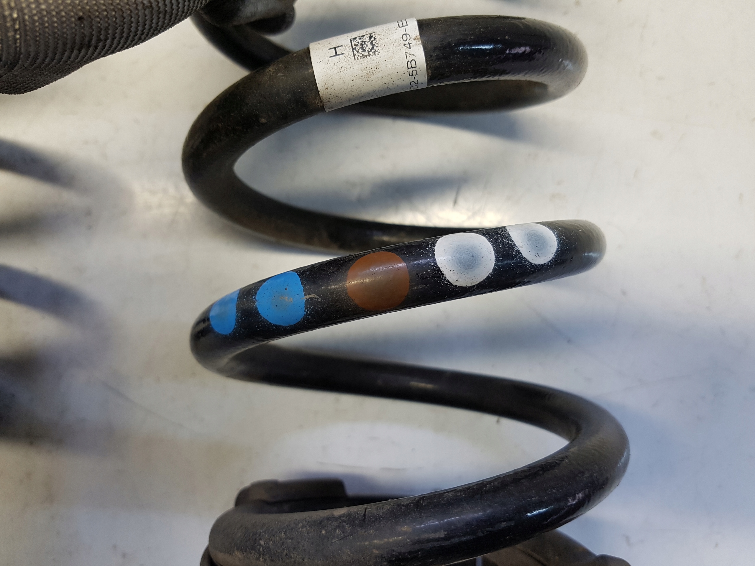 K8D2-5B749-EB - RANGE ROVER EVOQUE II ПРУЖИНЫ ПОДВЕСКИ