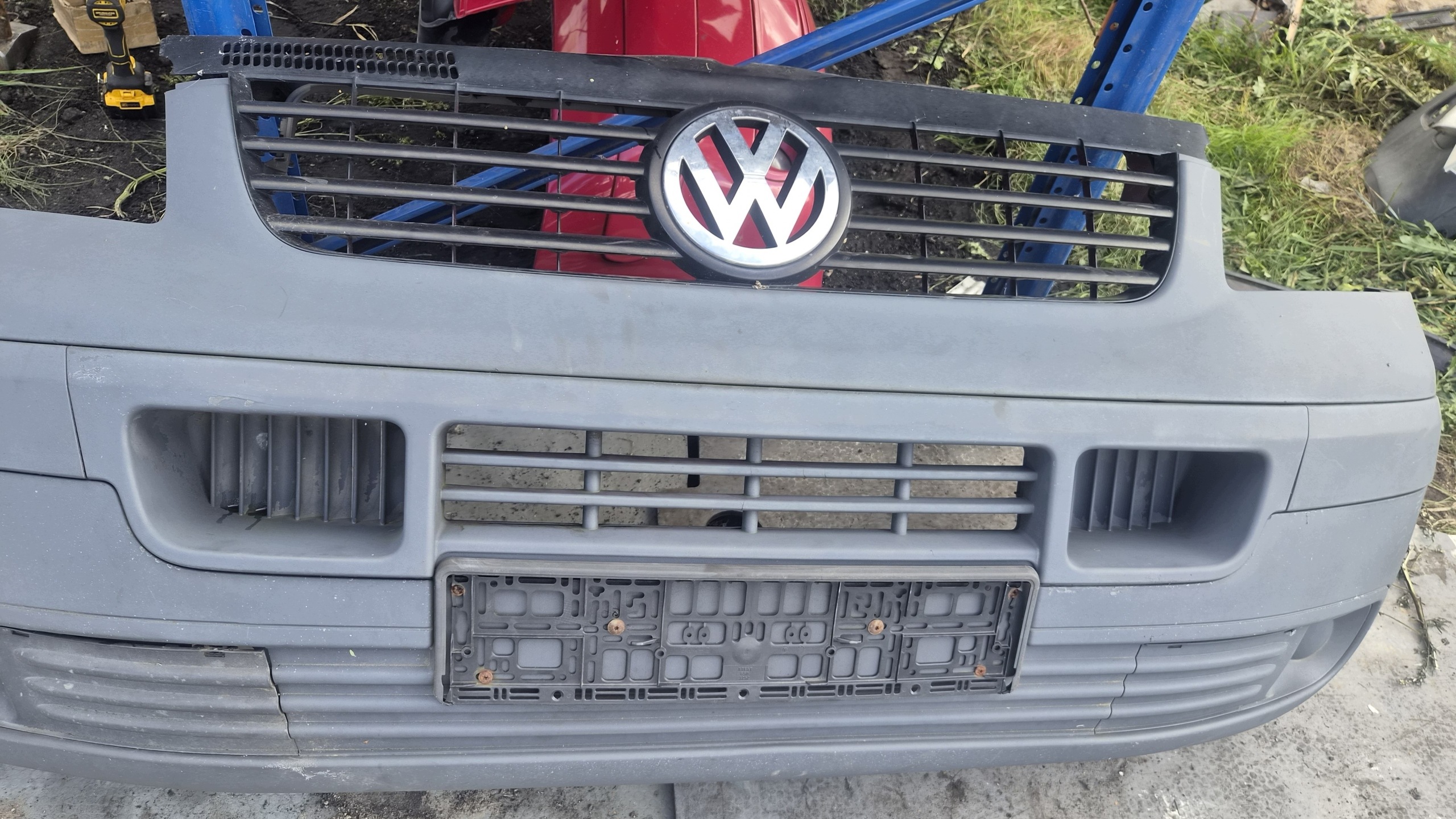 VW T5 Frontstoßstange vorne Transporter schwarzer grau struktura