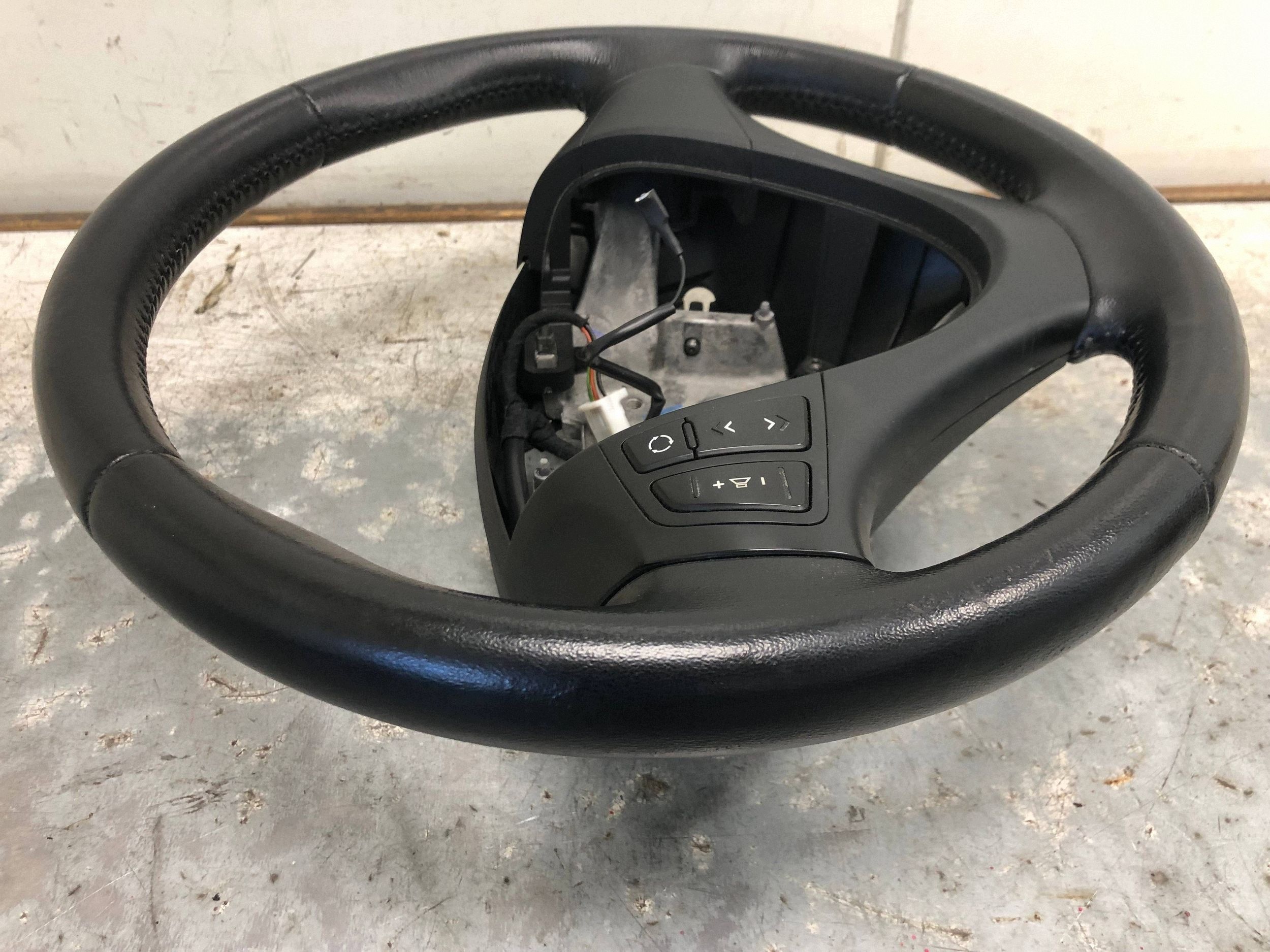 lenkrad Leder MULTIFUNKCJA HYINDAI I30 LIFT 56110-2R031
