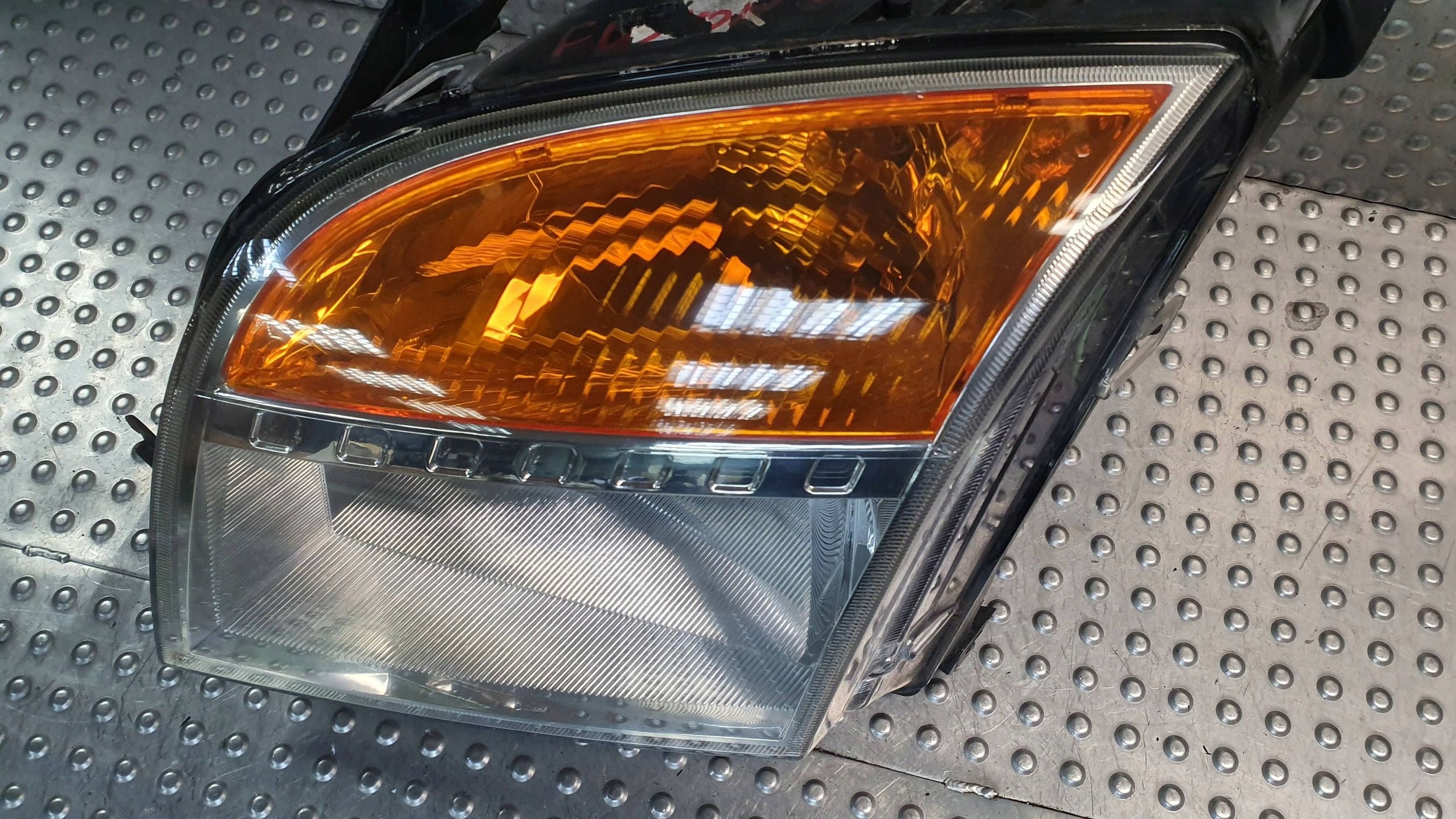 light front left FORD FUSION 02