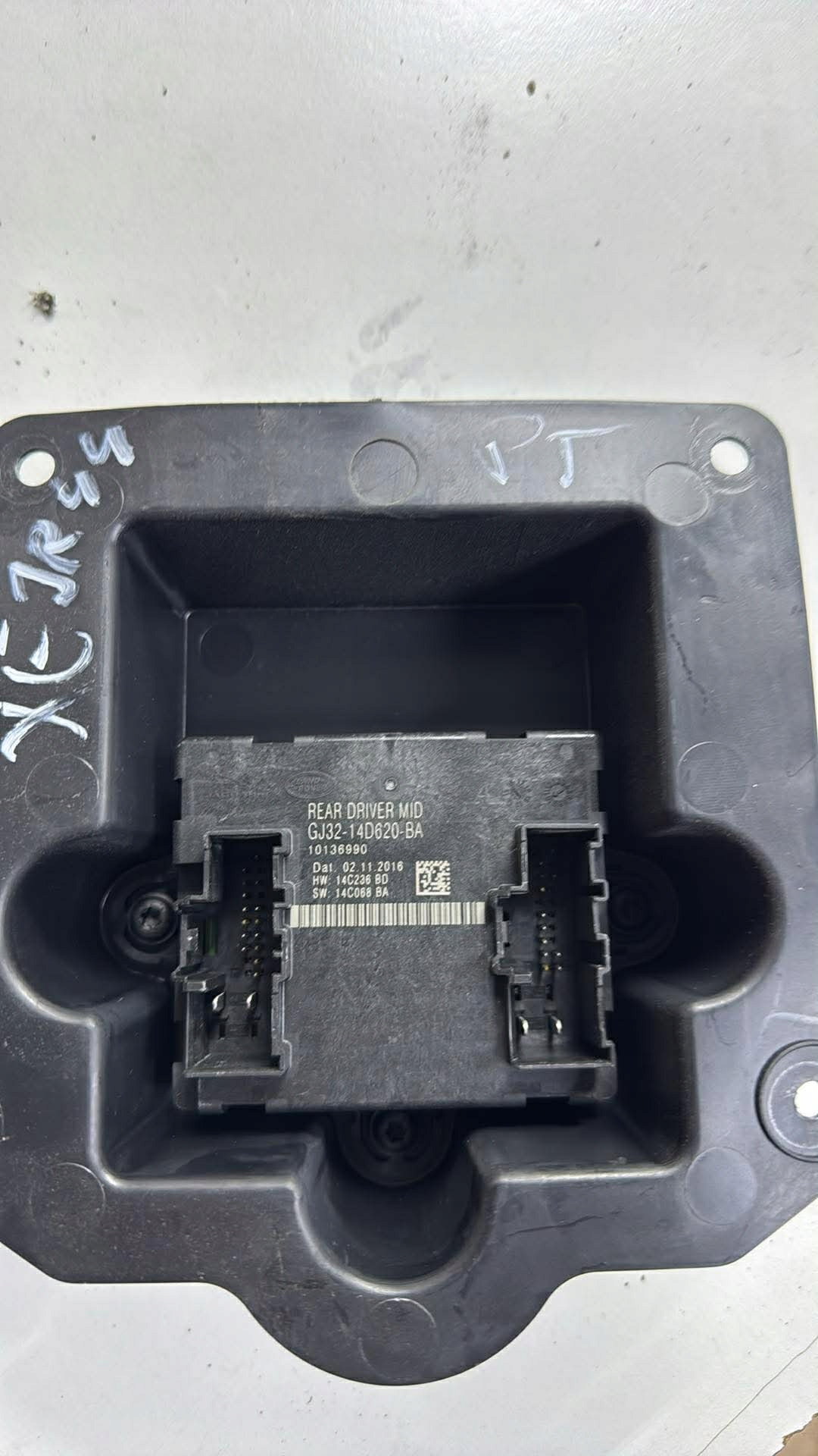 control unit module door left rear part GJ32-14D620-BA JAGUAR XE X760 14-20