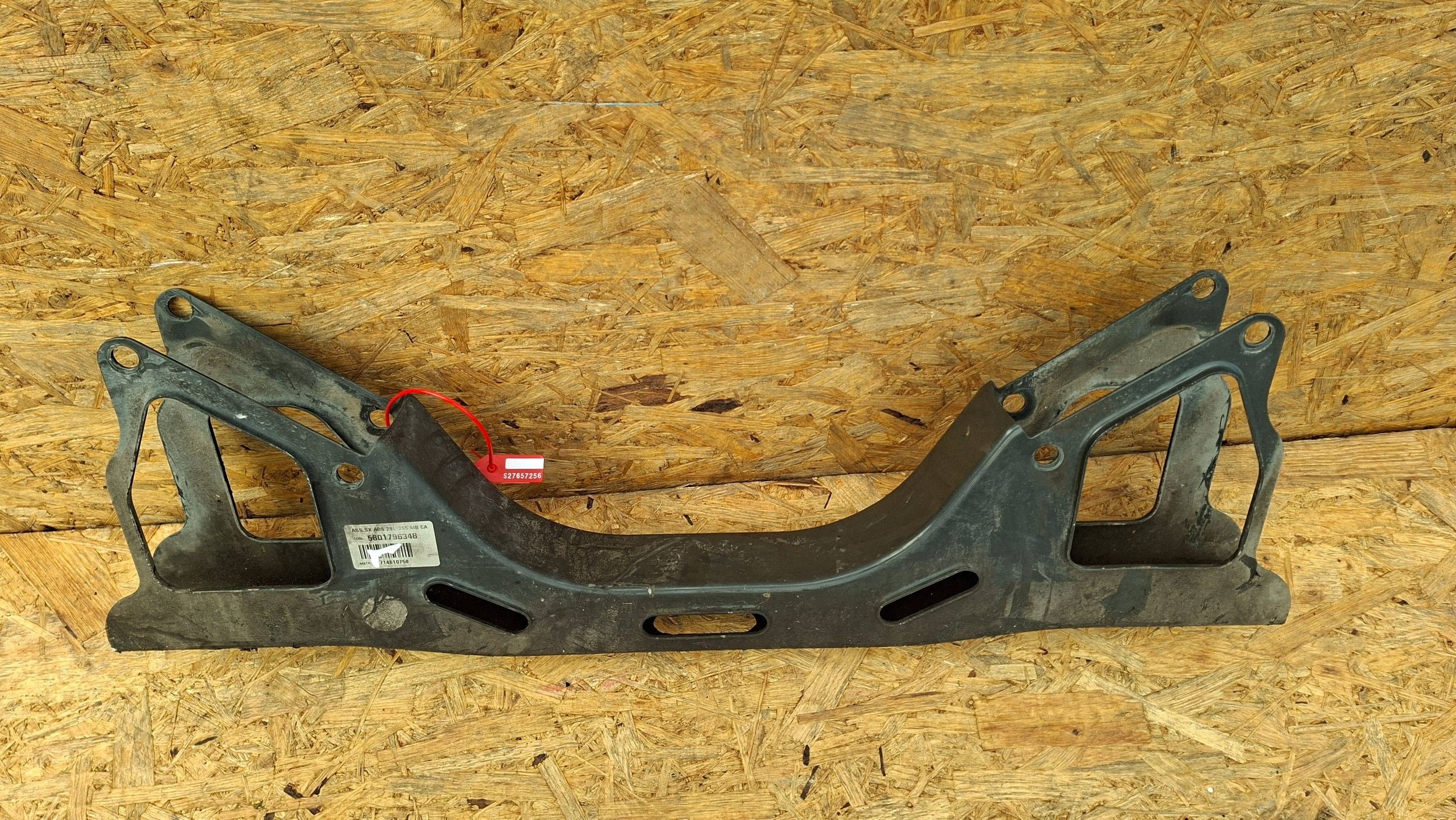 träger vorne Achsträgers 5801796348 IVECO DAILY VI 2014