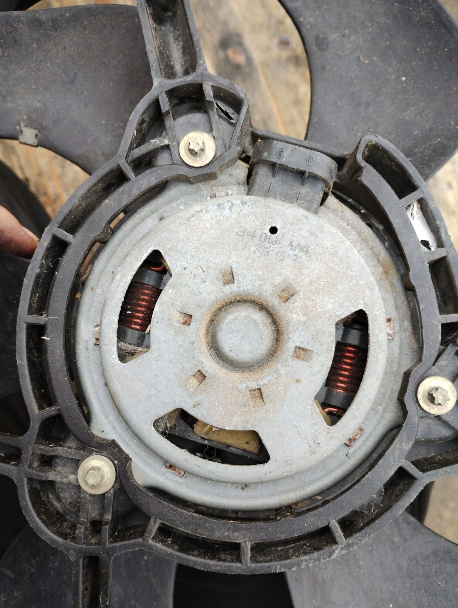 RENAULT VELSATIS radiator fan 2.0