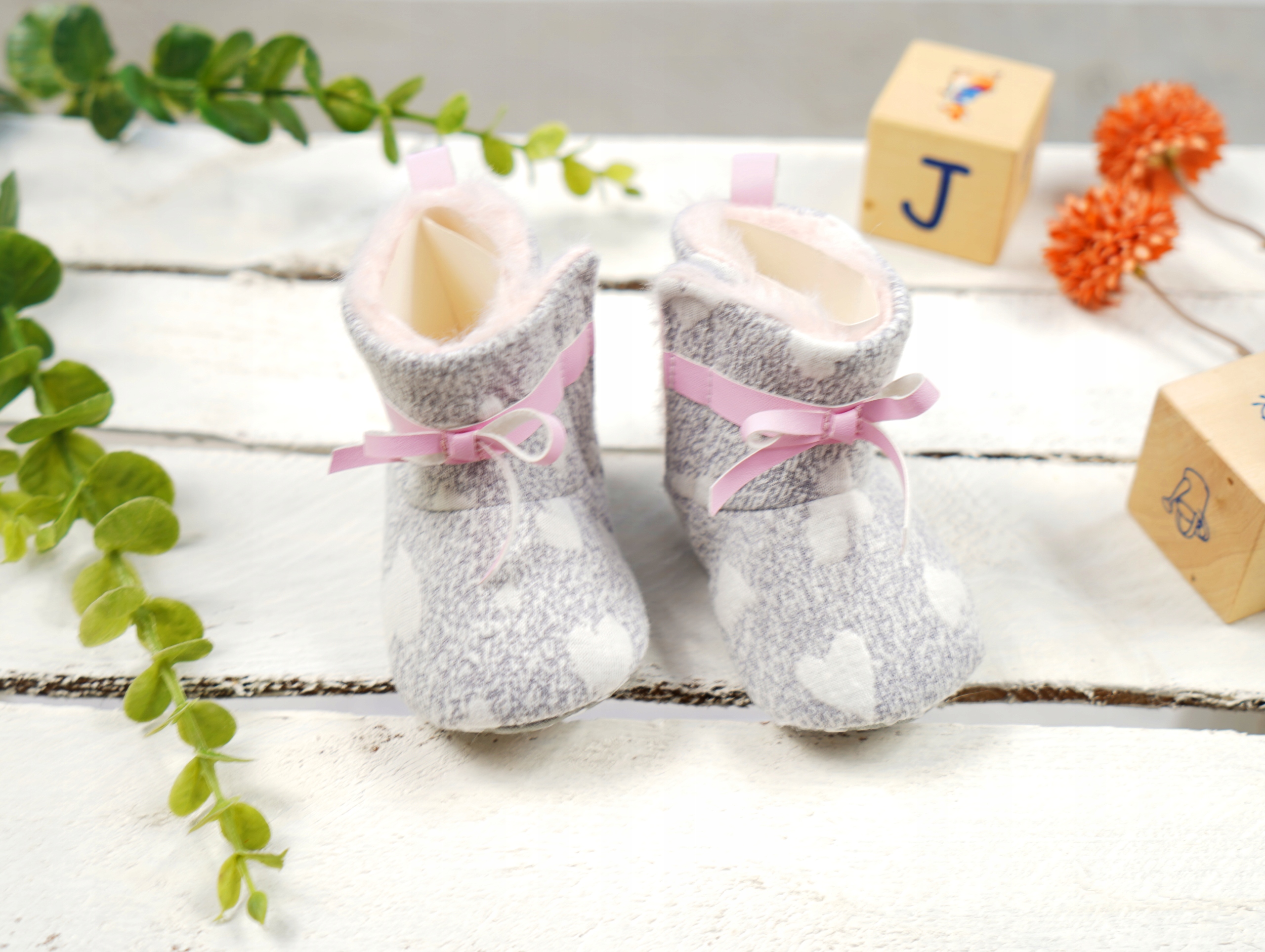 NIECHODKI szare w serca z kokardką 0-6M 56-68 Bohater brak