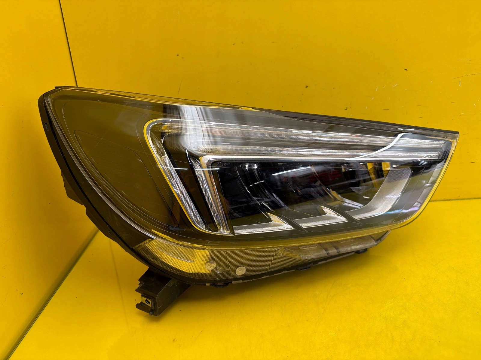 light right Opel Mokka X 2016-2019 Full Led