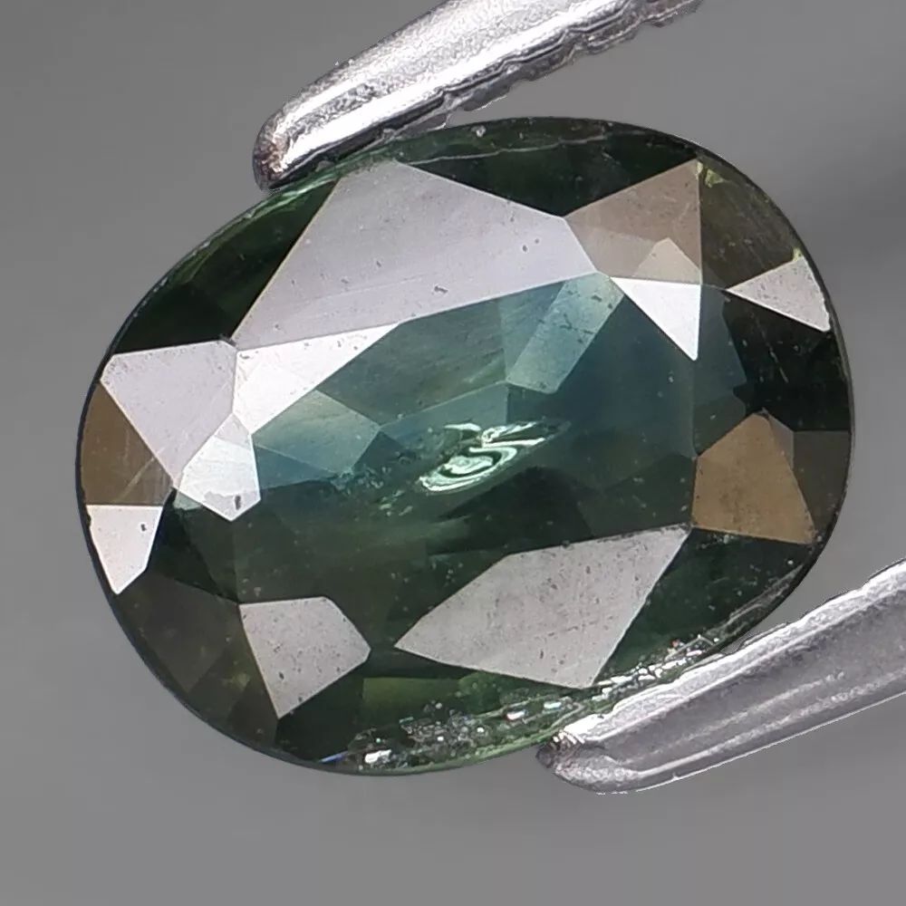 Přírodní Safír 0.80ct Zelený Ovál eCertifikát Wbd