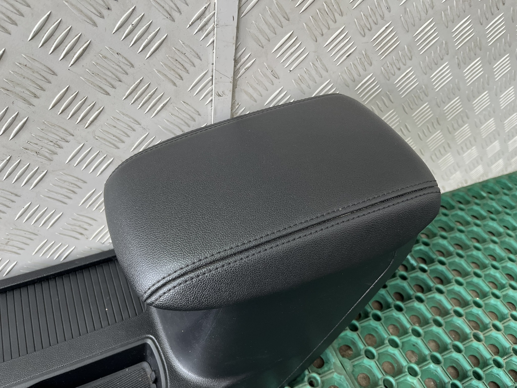 FORD FOCUS MK4 18-22 tunnel media bracciolo EUROPA OE