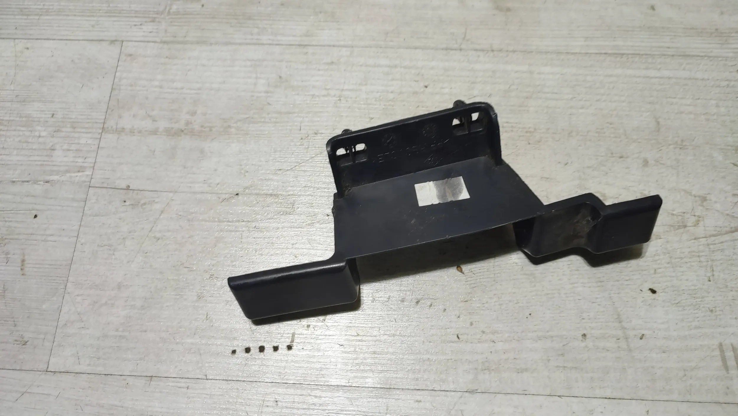 Dacia Logan II 2019r cover of a lock bonnets