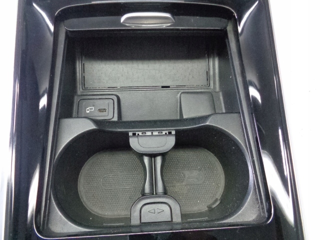тунель панель MERCEDES GLA H247