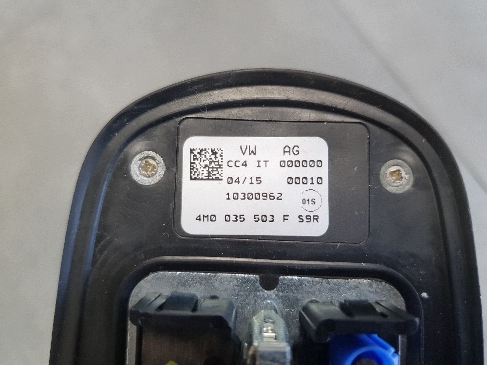 Audi Q7 4M Antenne GPS (pletwa) 4M0035503F LS9R