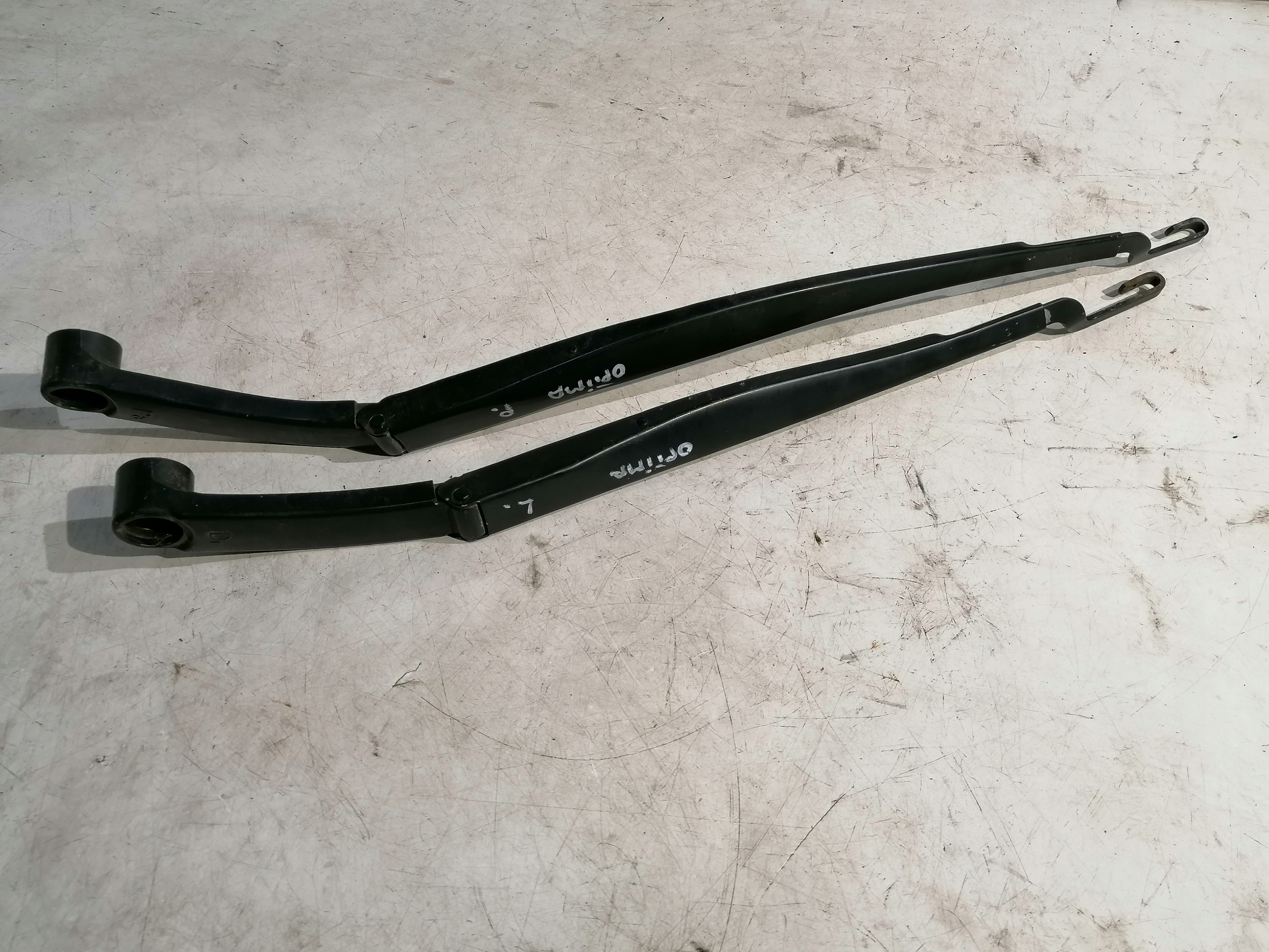 Kia Optima III 3 wiper arms
