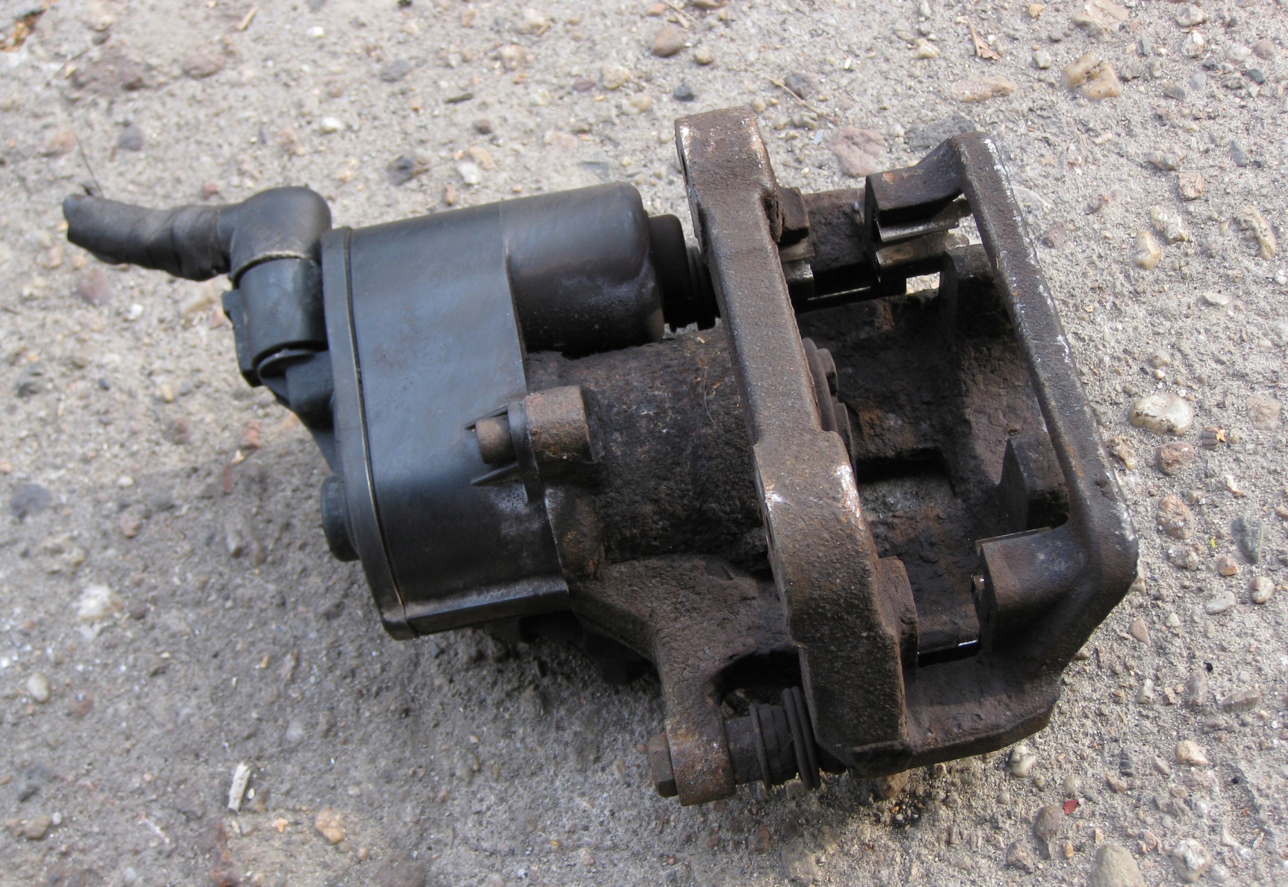 VOLVO V70 2.0 D 09R caliper brake electrical left rear part