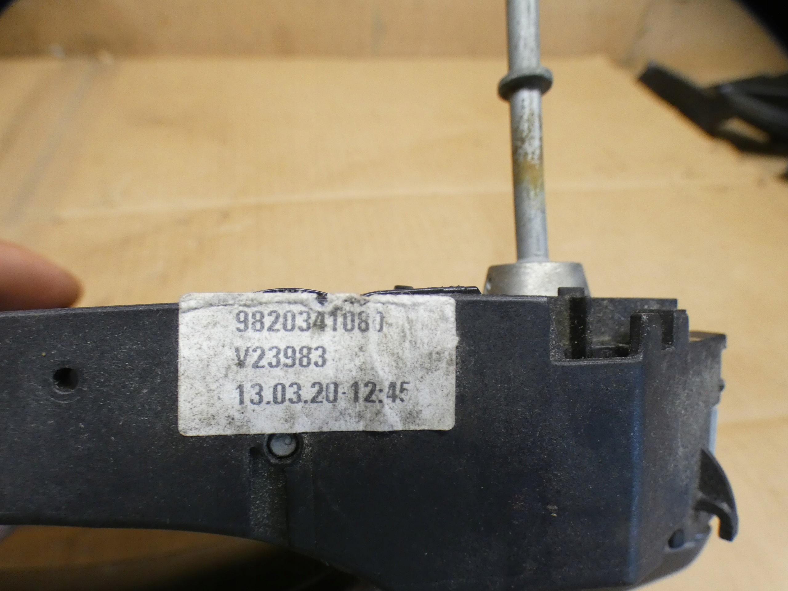 Citroen DS7 Crossback handle door front left KEYLESS 9820341080 EVL