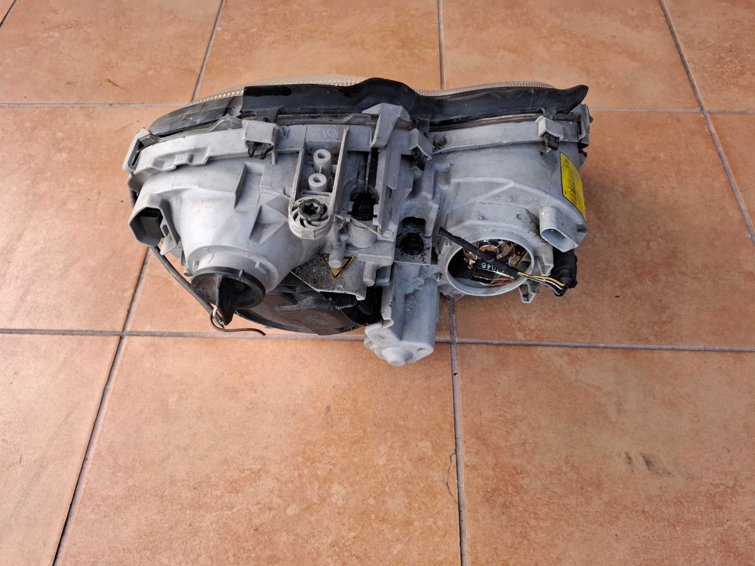 lámpa XENON bal eleje MERCEDES W203