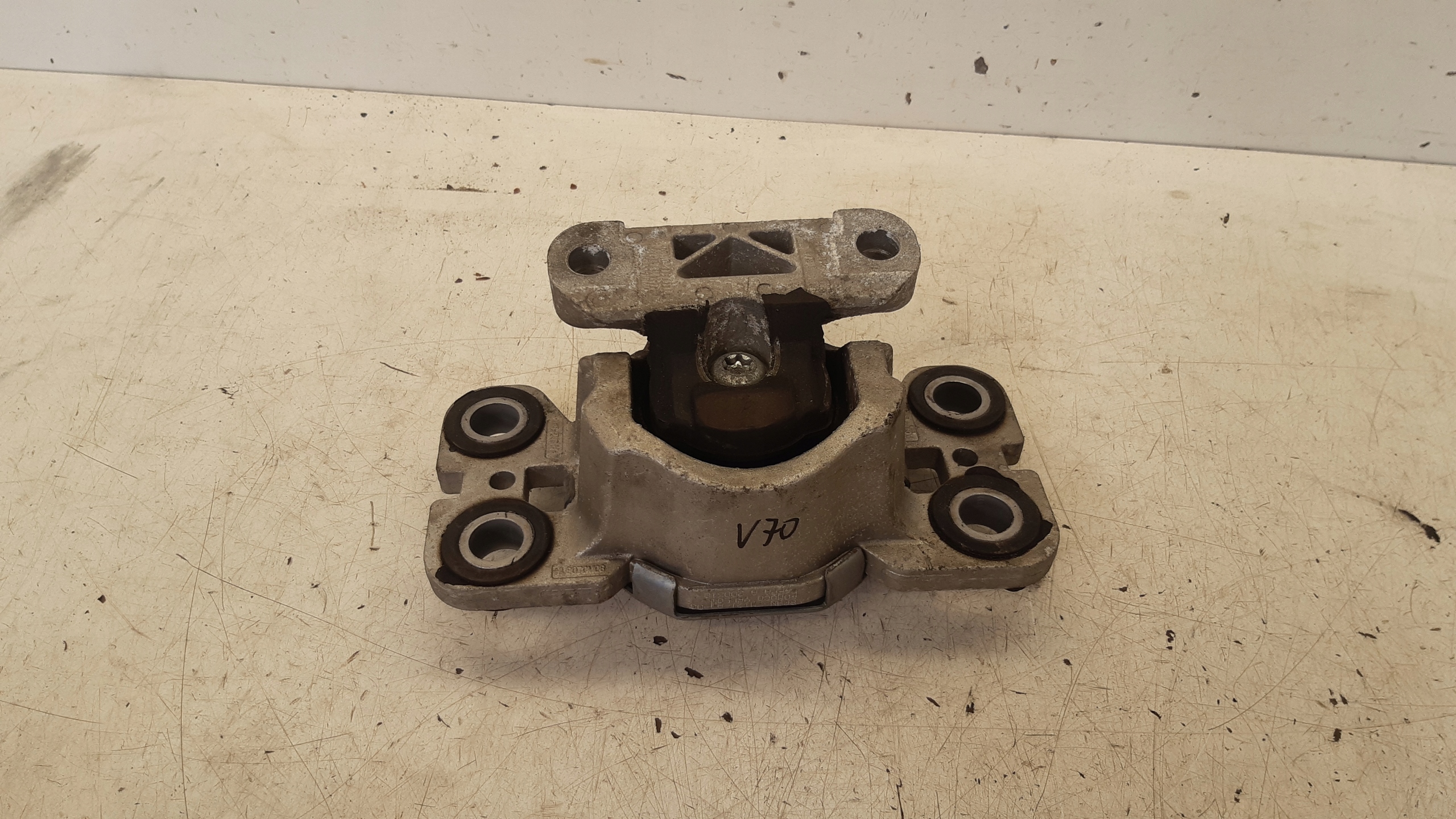 engine mount 8G9N7M121AA Volvo V70