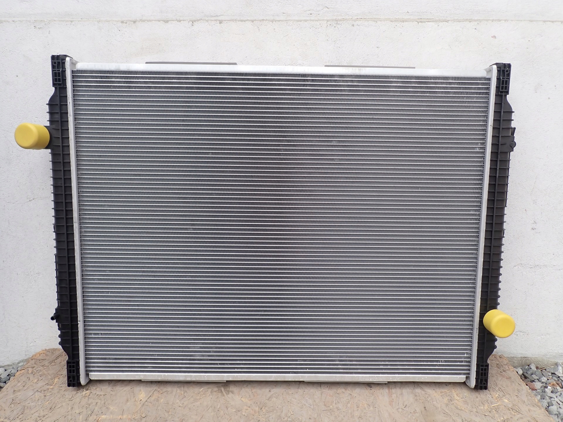 NOWA CHŁODNICA WODY NRF 509700 RVI RENAULT KERAX 4213559502 Producent części Wabco