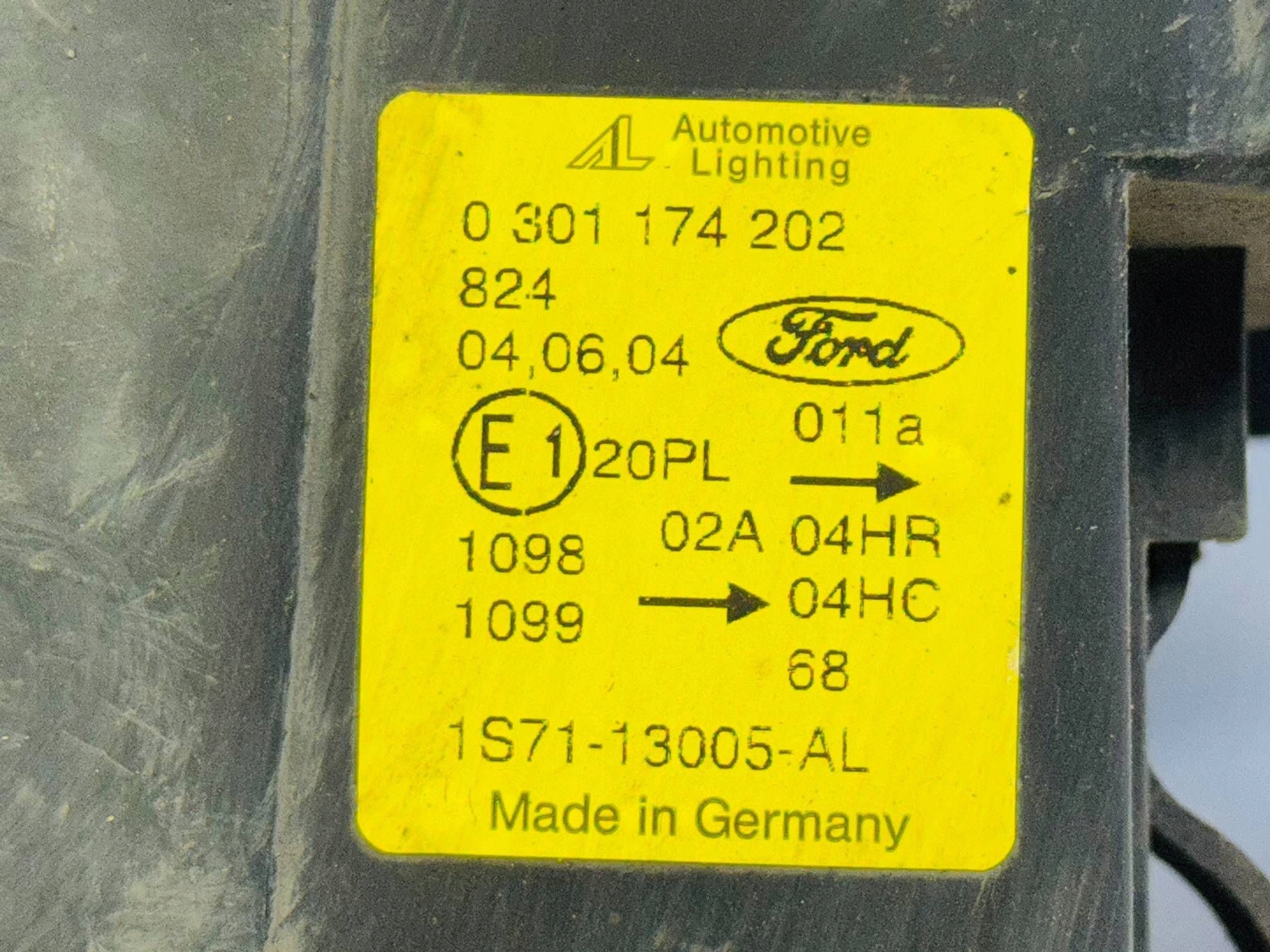 FORD MONDEO light REFLEKTOR right front 0301174202