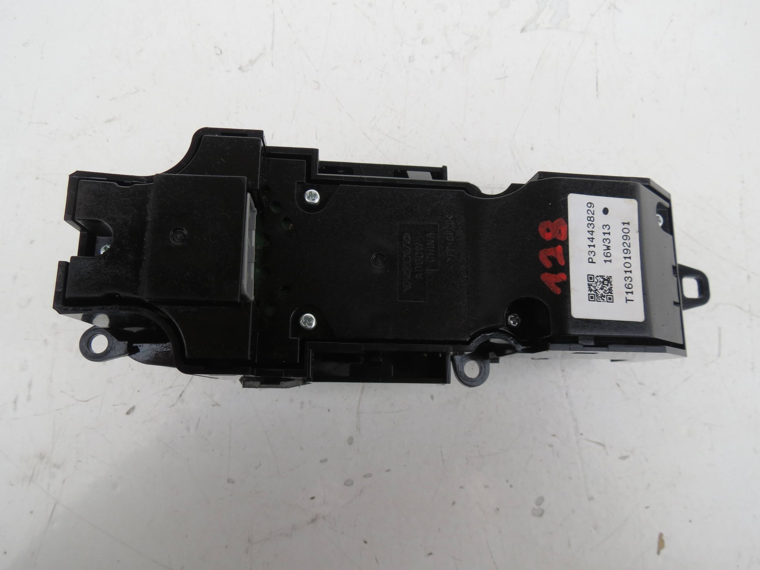 button START-STOP VOLVO S90 II 2.0 D 190KM 2016-2021R 31443829